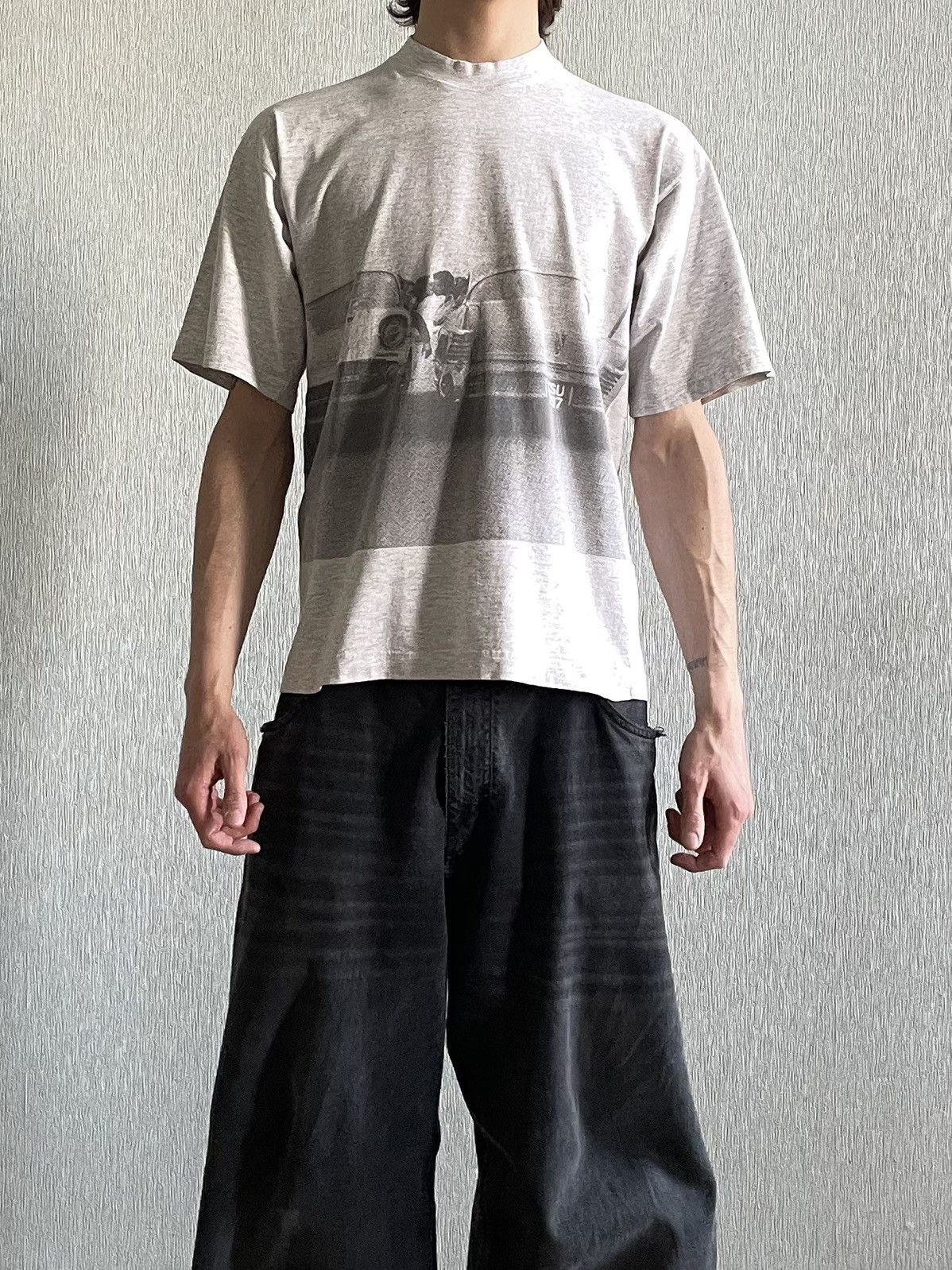 Vintage 1990s Kissing: Vintage Boxy T-Shirt, Double Stitch Size US L / EU 52-54 / 3 - 4 Thumbnail