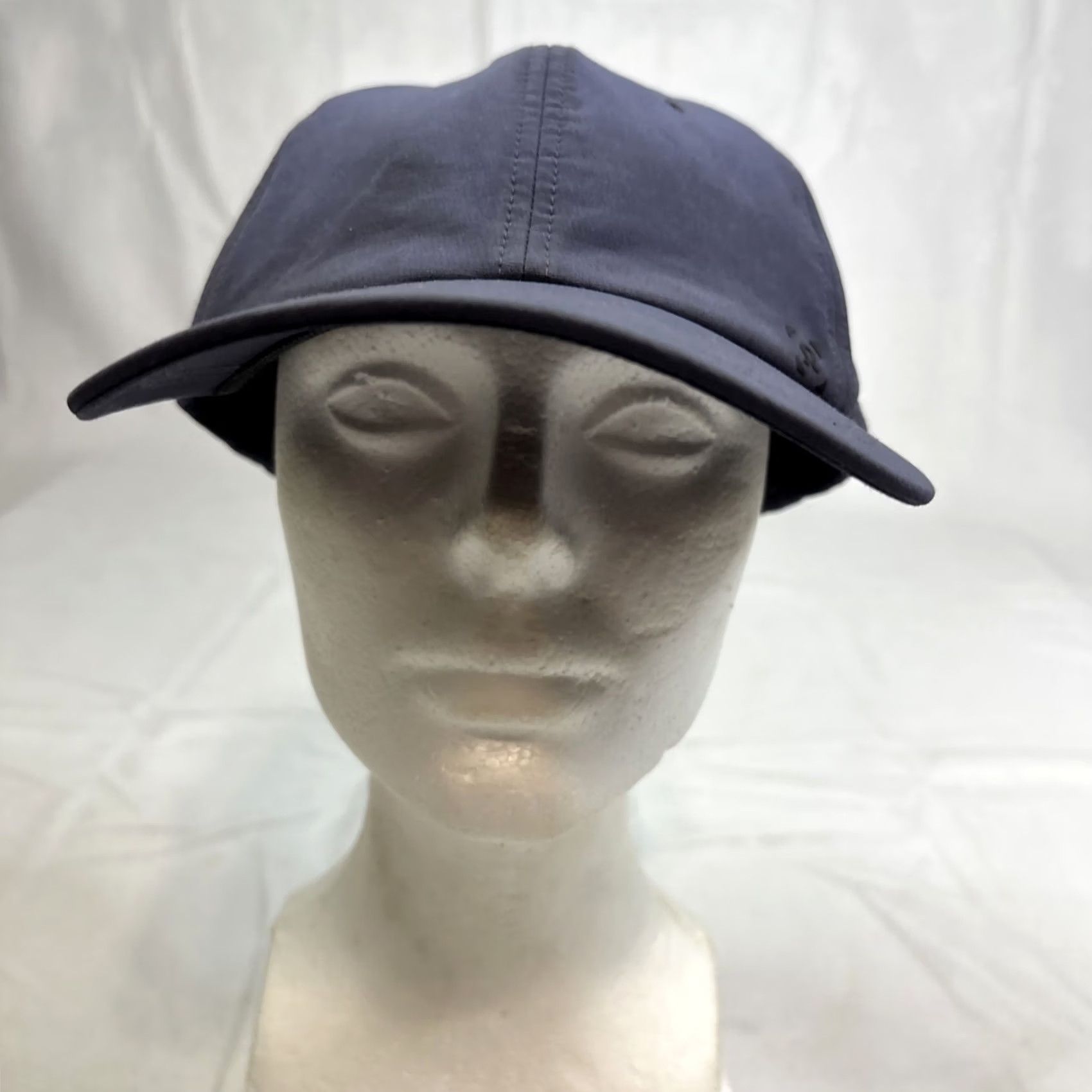 Lululemon Lululemon Hat Cap Strap Back Grey Workout Lightweight Athletic Outdoors Unisex Adjustable Gray Baseball Cap Logo Unisex Adults Mens Women Size ONE SIZE - 2 Thumbnail