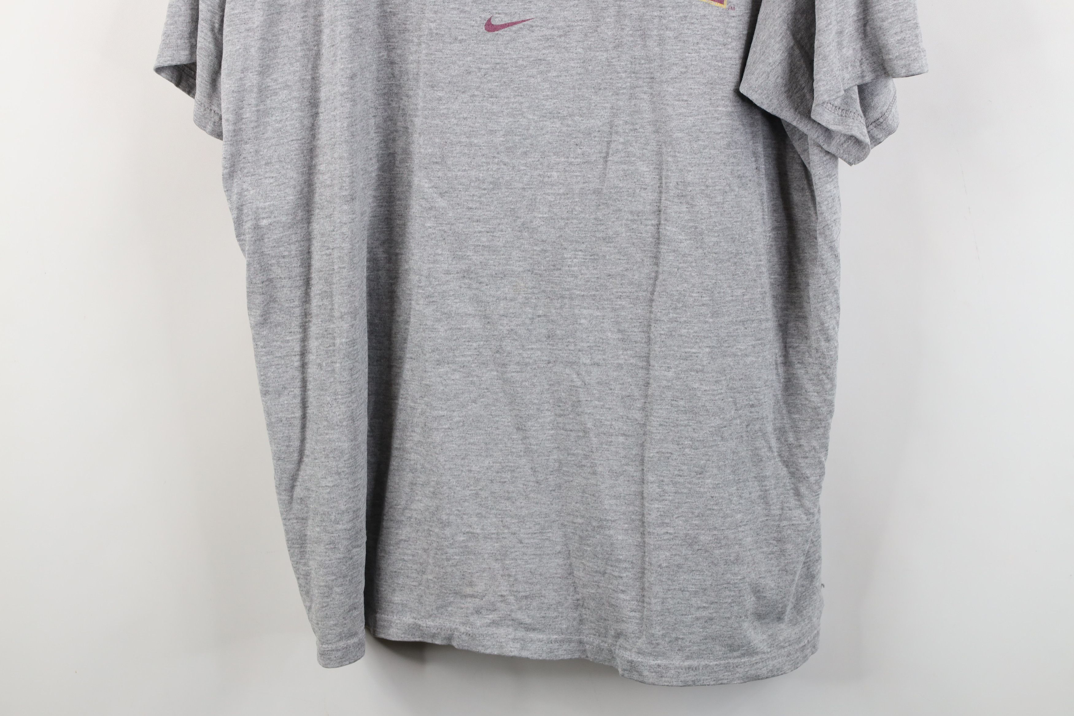 Nike Vintage Nike Center Swoosh University of Minnesota T-Shirt Size US L / EU 52-54 / 3 - 3 Thumbnail