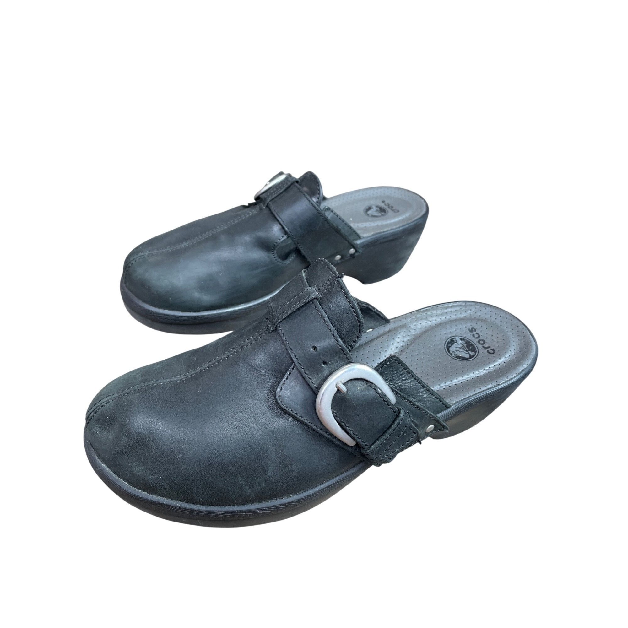 Crocs Crocs womans black leather slip on clogs mules Sz 9 SKU 9725 Size US 9 / IT 39 - 4 Thumbnail