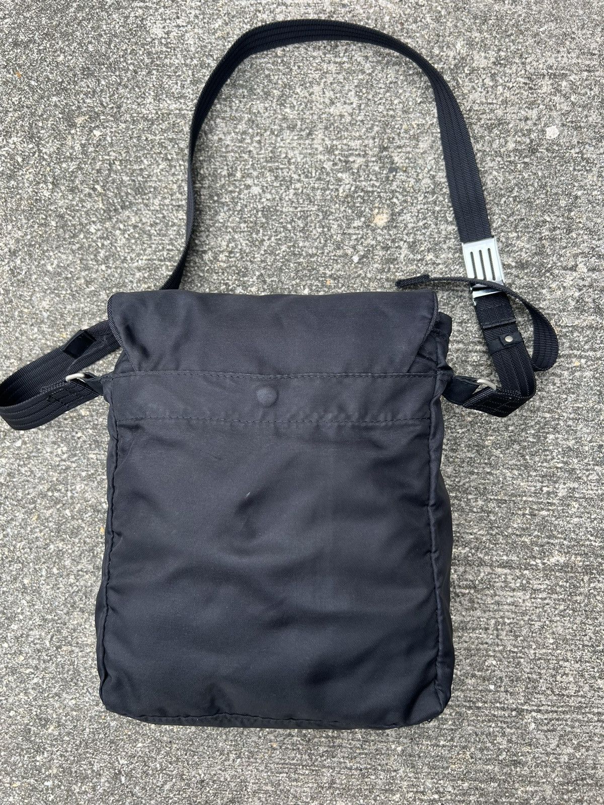 Yohji Yamamoto Vintage Yohji Yamamoto Y’saccs Black Sling Bag Size ONE SIZE - 12 Thumbnail