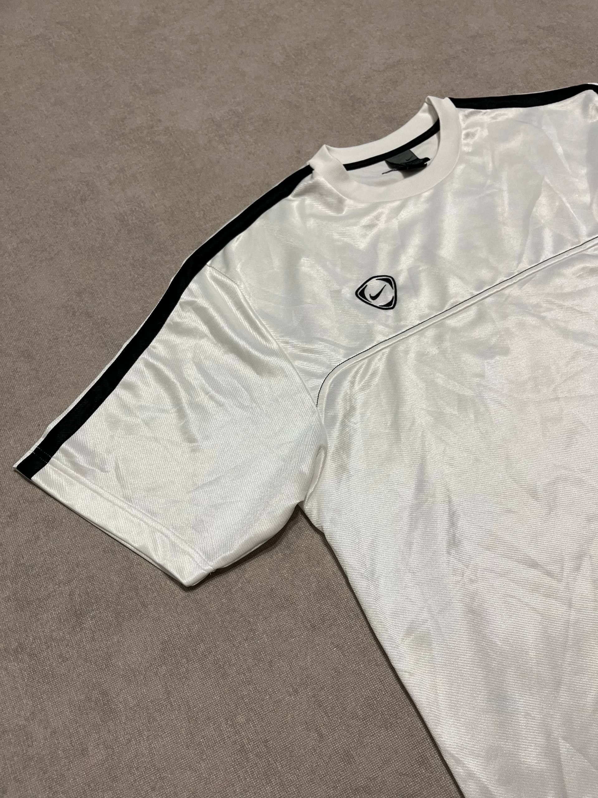 Nike Vintage Nike Jersey Logo T Shirt Men`s White Logo Tn Size US L / EU 52-54 / 3 - 3 Thumbnail