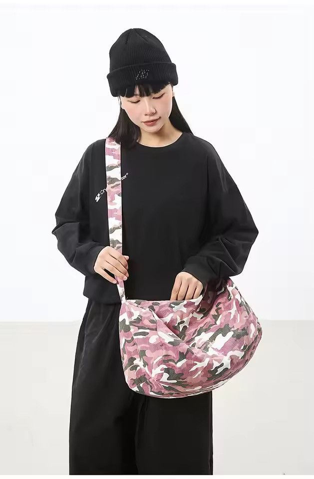 Japanese Brand Gen Z Trendy Leopard Print Canvas Crossbody Bag Size ONE SIZE - 2 Thumbnail