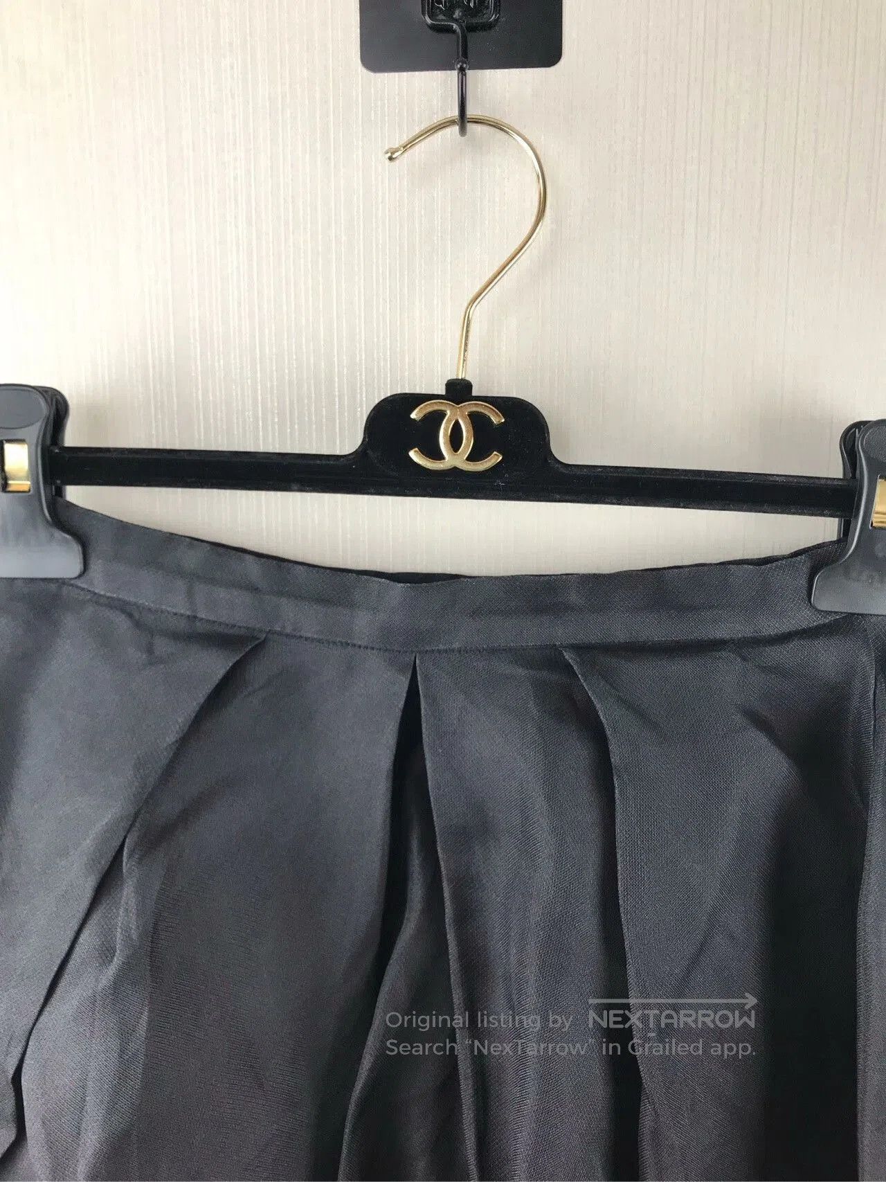 Dior dior pleated silk midi skirt in black. Size US 40 / EU 56 - 6 Thumbnail