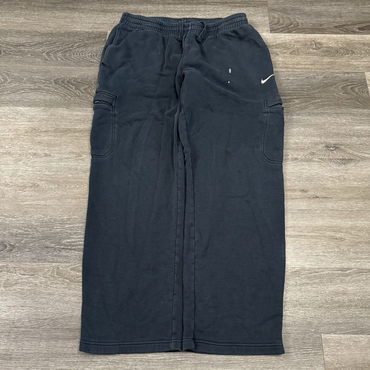 Nike × Vintage Essential Vintage y2k Nike wide leg cargo sweatpants Size US 33 - 1 Thumbnail
