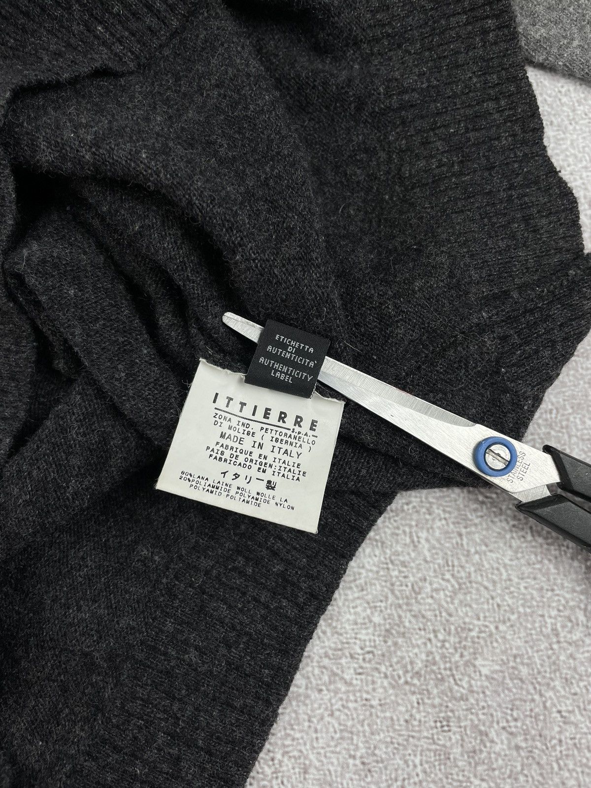 Versace × Versace Jeans Couture × Vintage Vintage Versace Jeans Couture Wool Sweater Size US XXL / EU 58 / 5 - 8 Thumbnail