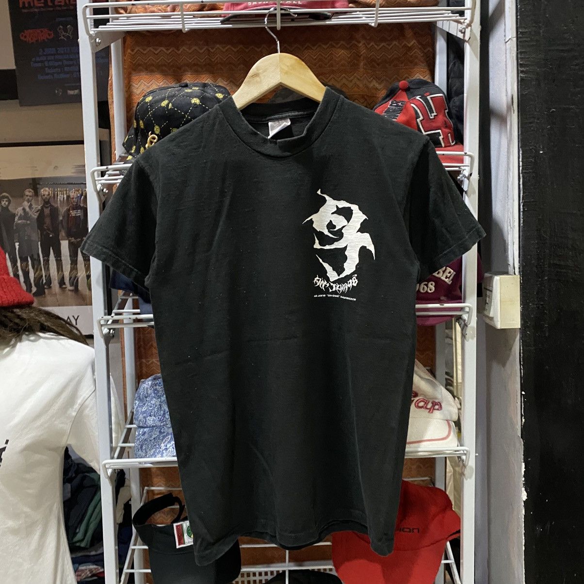 Band Tees VINTAGE‼️Air Jam '98 T-shirt with a design by Tee Size US S / EU 44-46 / 1 - 2 Thumbnail