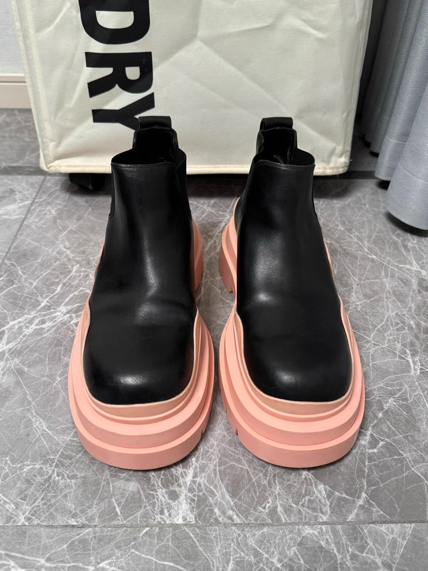 Bottega Veneta Bottega Veneta BV Tire Chelsea Ankle Boots K6 Size US 9 / IT 39 - 2 Thumbnail