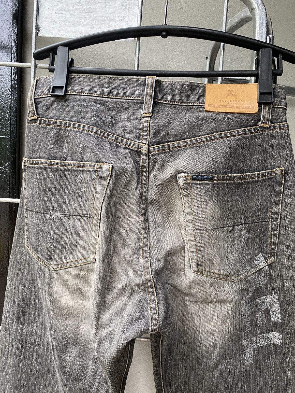 Burberry Burberry grey denim jeans Size US 32 / EU 48 - 24 Thumbnail