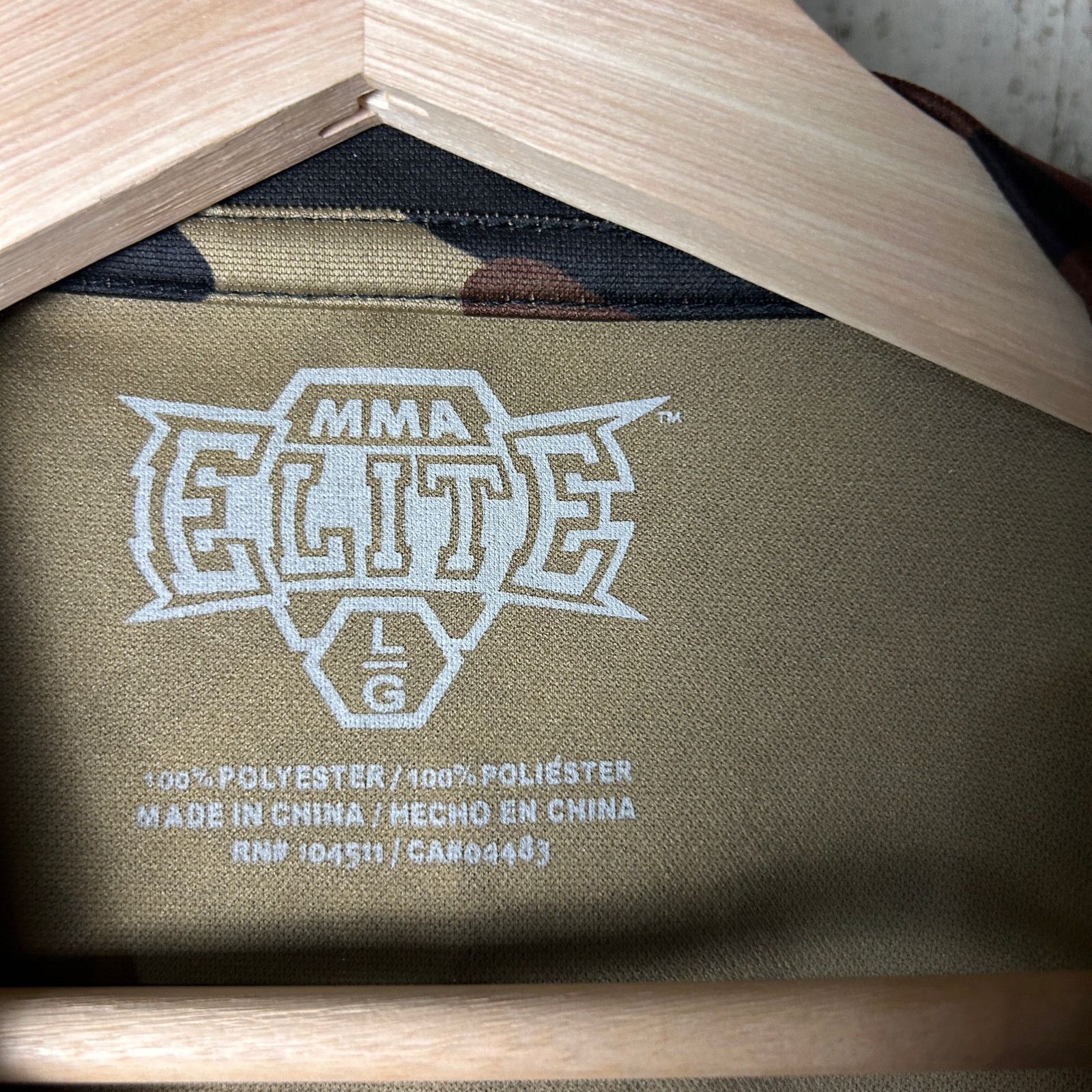 Tapout MMA Elite Army Camo Large Y2K Stretchy Gym Shirt Size US L / EU 52-54 / 3 - 3 Thumbnail
