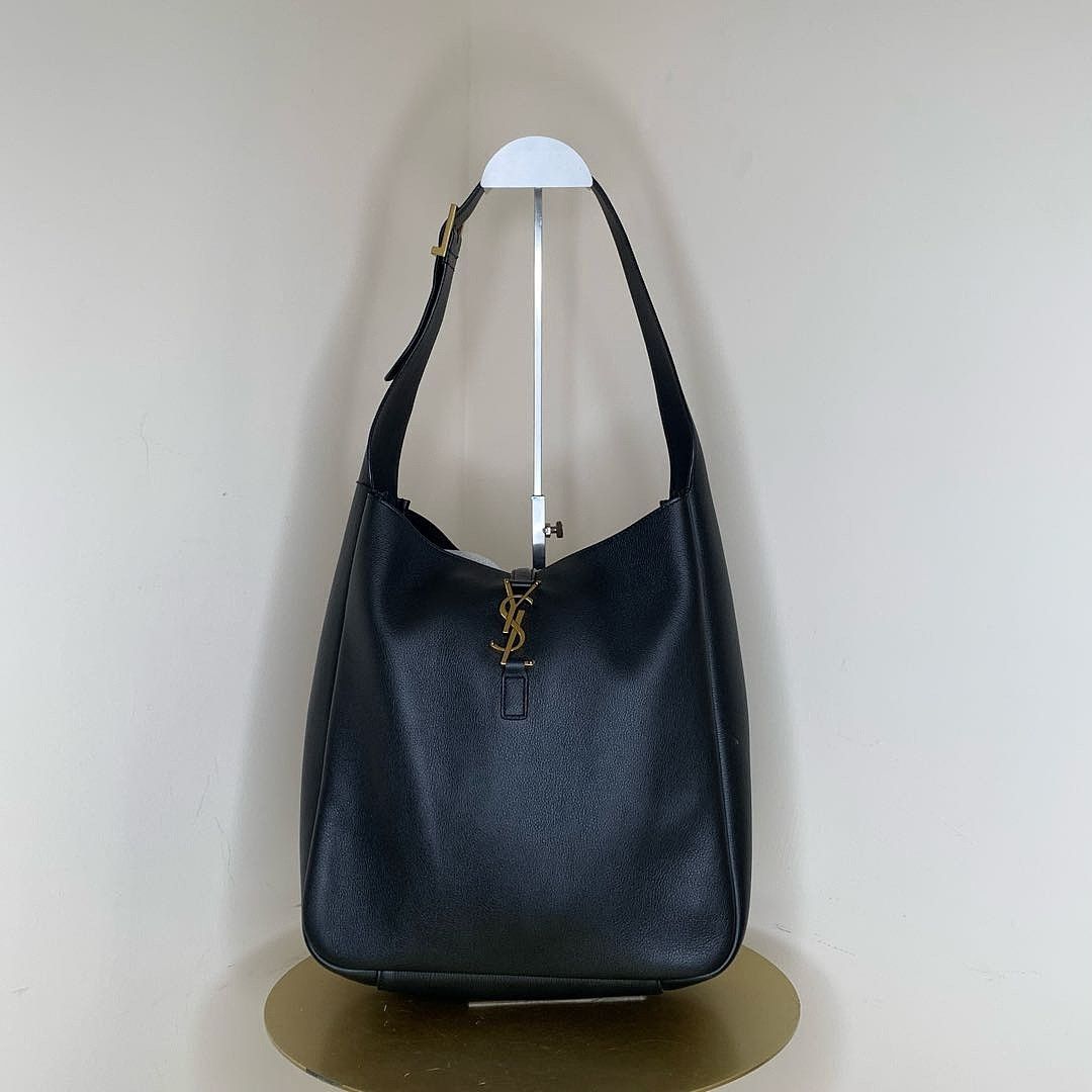 Saint Laurent Paris Saint Laurent Le 5 A 7 Leather Shoulder Bag Black Size ONE SIZE - 1 Thumbnail