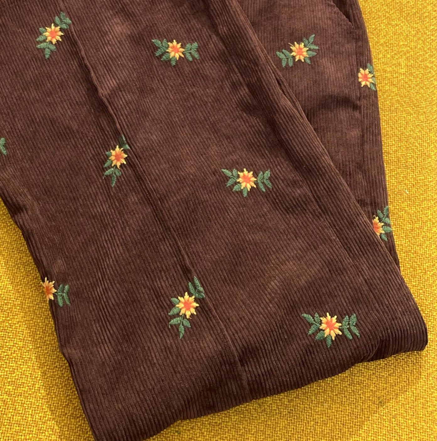 Other Chocolate-colored jumpsuit with a floral print. SizeXL. Size 27" / US 4 / IT 40 - 3 Thumbnail
