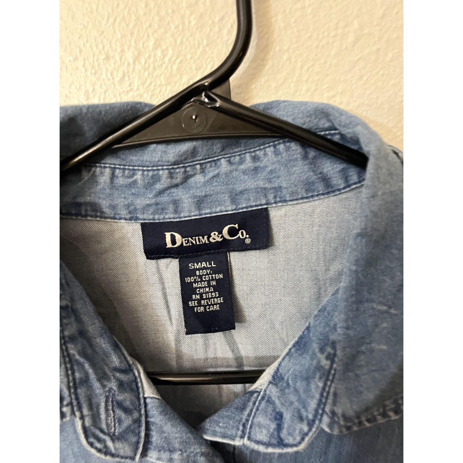 Denim & Co. Denim & Co. Chambray Long Sleeve Button Front Top Small Cotton Wash Size S / US 4 / IT 40 - 2 Thumbnail