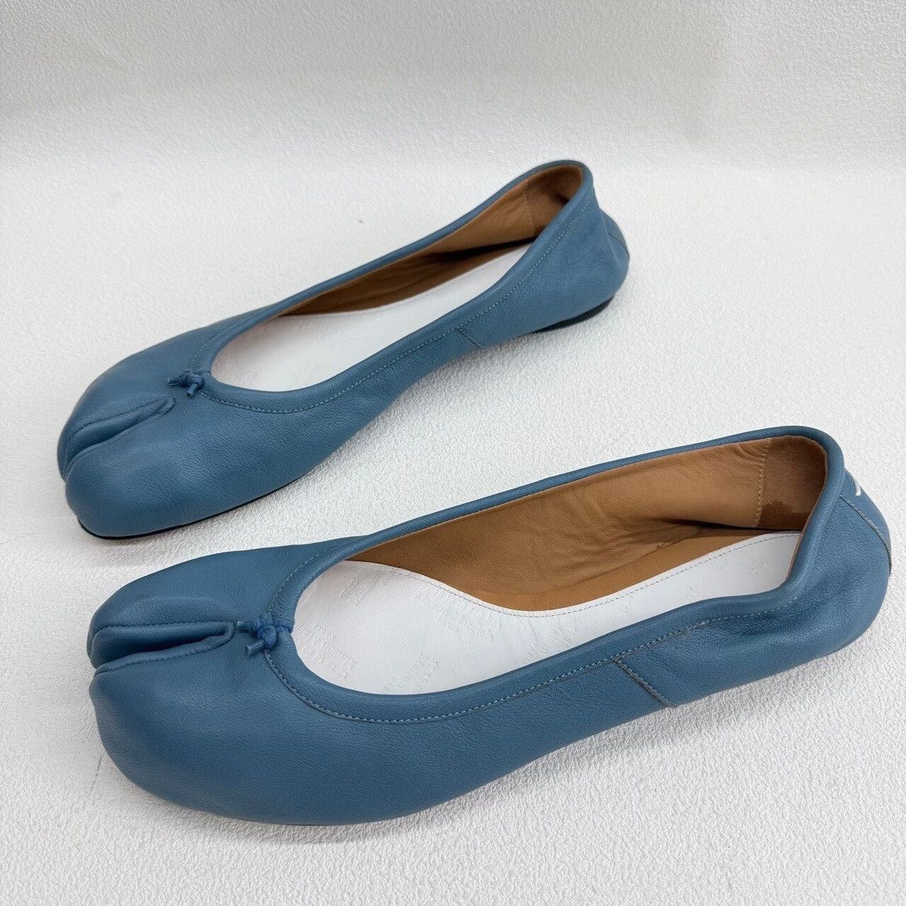 Maison Margiela Maison Margiela Blue Lowtop Sneakers us_9 Women Size US 9 / IT 39 - 1 Thumbnail