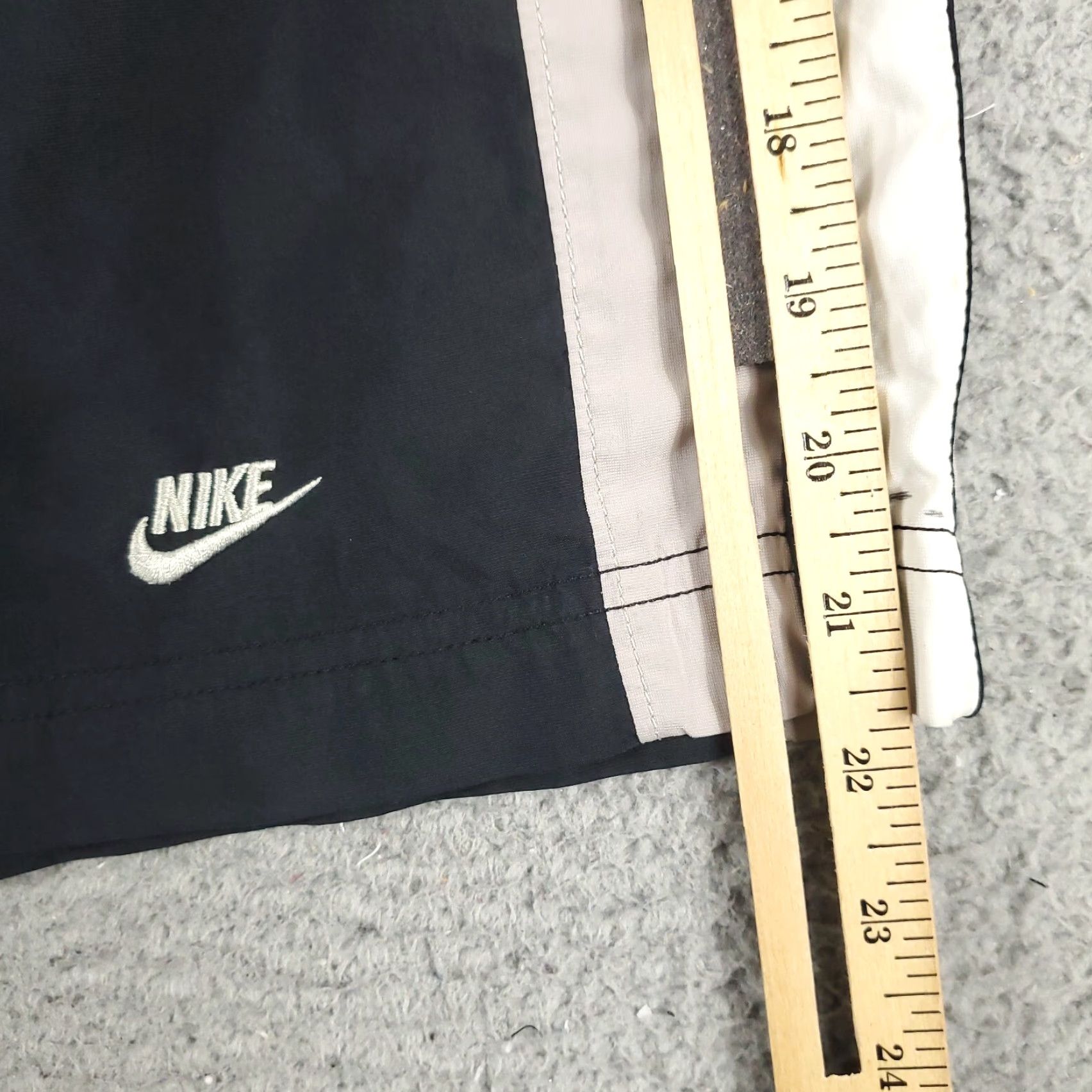 Nike VINTAGE Nike Shorts Mens XL Gray Swoosh Beach Board Swim Trunks Size US 36 / EU 52 - 5 Thumbnail