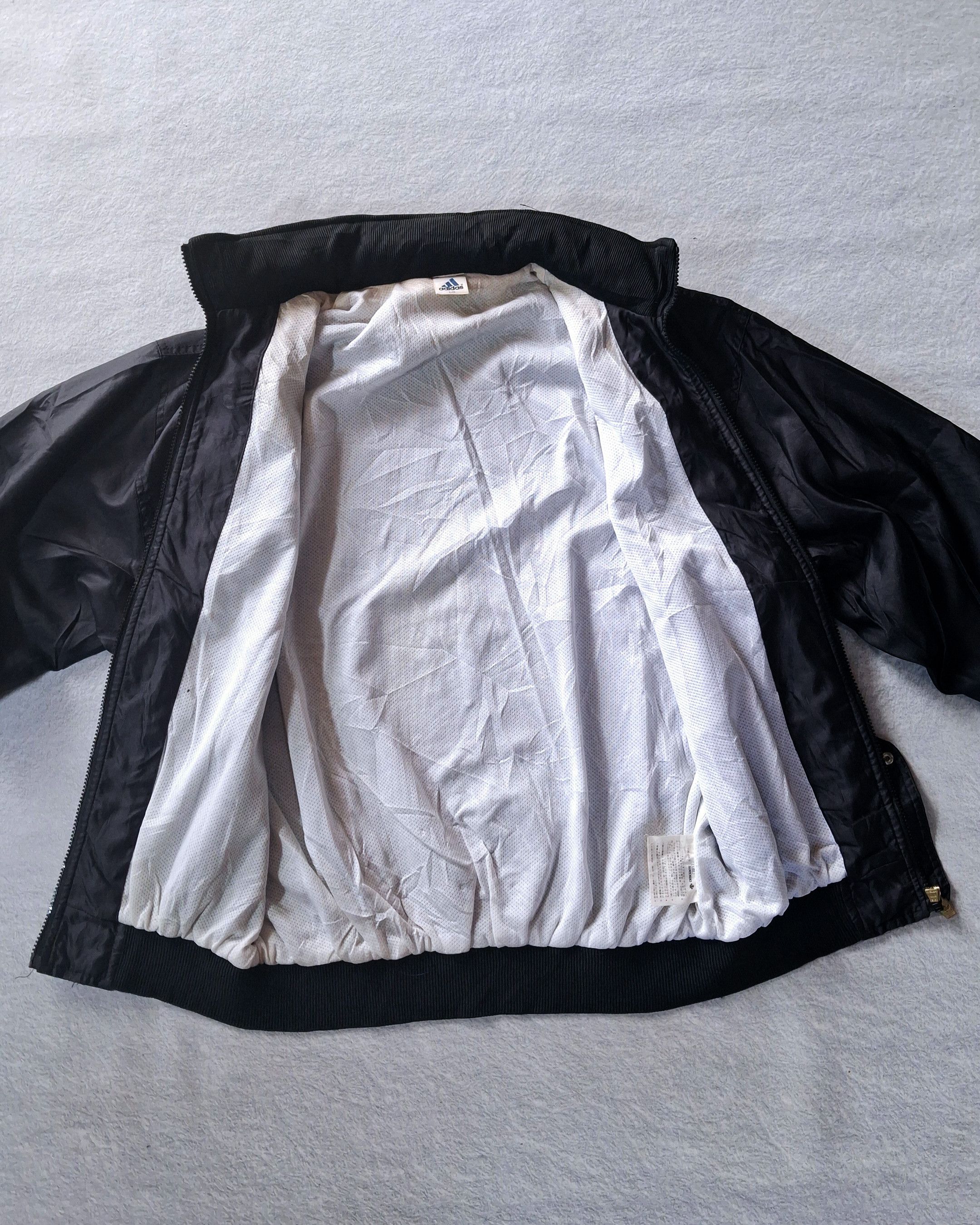 Adidas ADIDAS DESCENTE NYLON JACKET AD 4755 MADE IN JAPAN Size US L / EU 52-54 / 3 - 11 Thumbnail