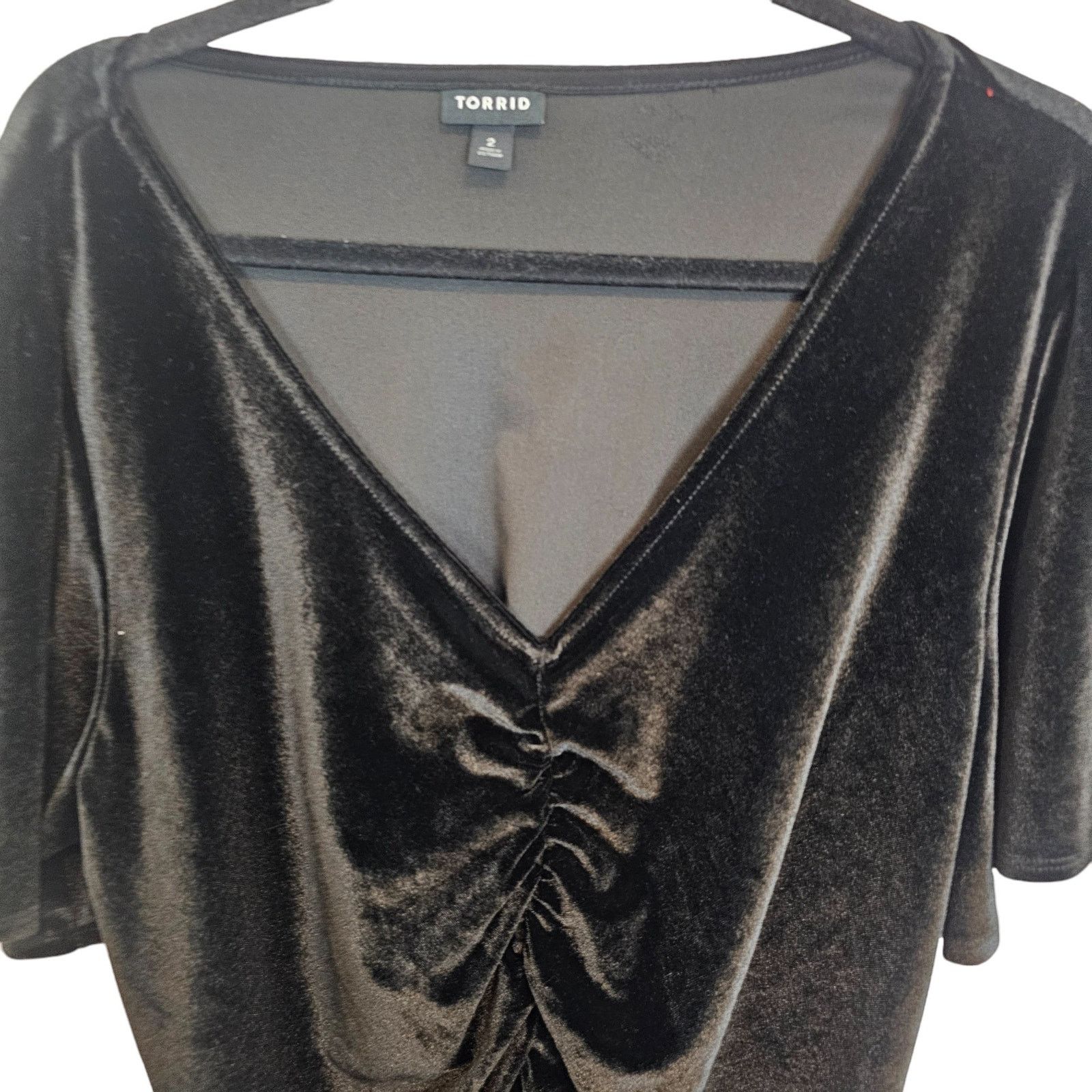 Torrid Torrid Womens Ruched Front Velvet V-Neck Top 2X Whimsigoth Size XXL / US 16-18 / IT 52-54 - 2 Thumbnail