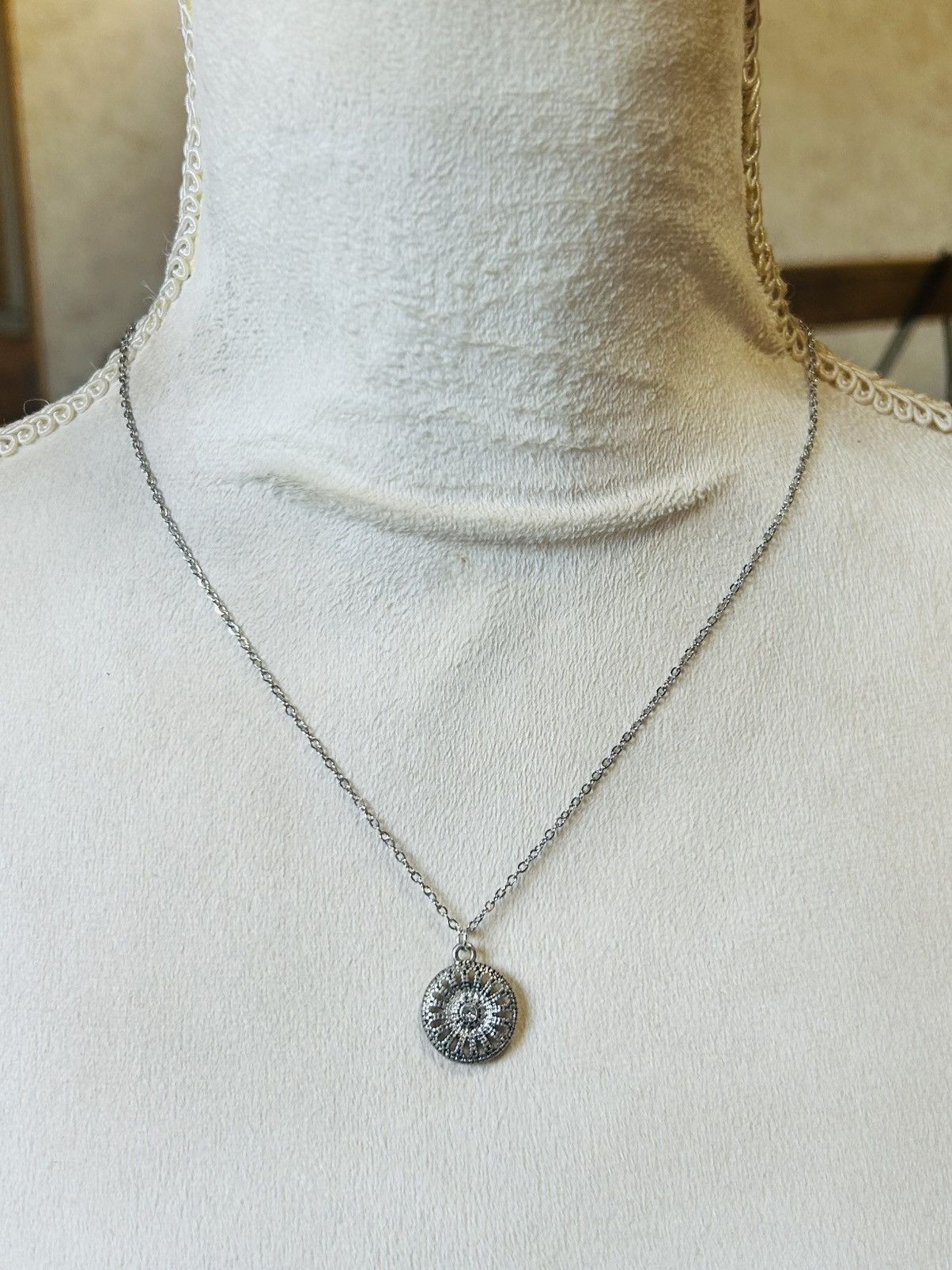 Handmade Handcrafted vintage dual sided medallion pendant necklace Size ONE SIZE - 2 Thumbnail