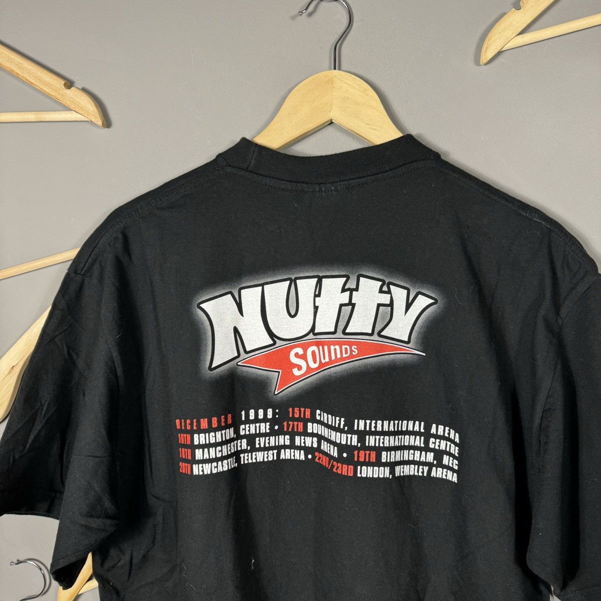 Band Tees Vintage Madness 1999 Nutty Sounds Tour T-shirt Size US XL / EU 56 / 4 - 6 Thumbnail
