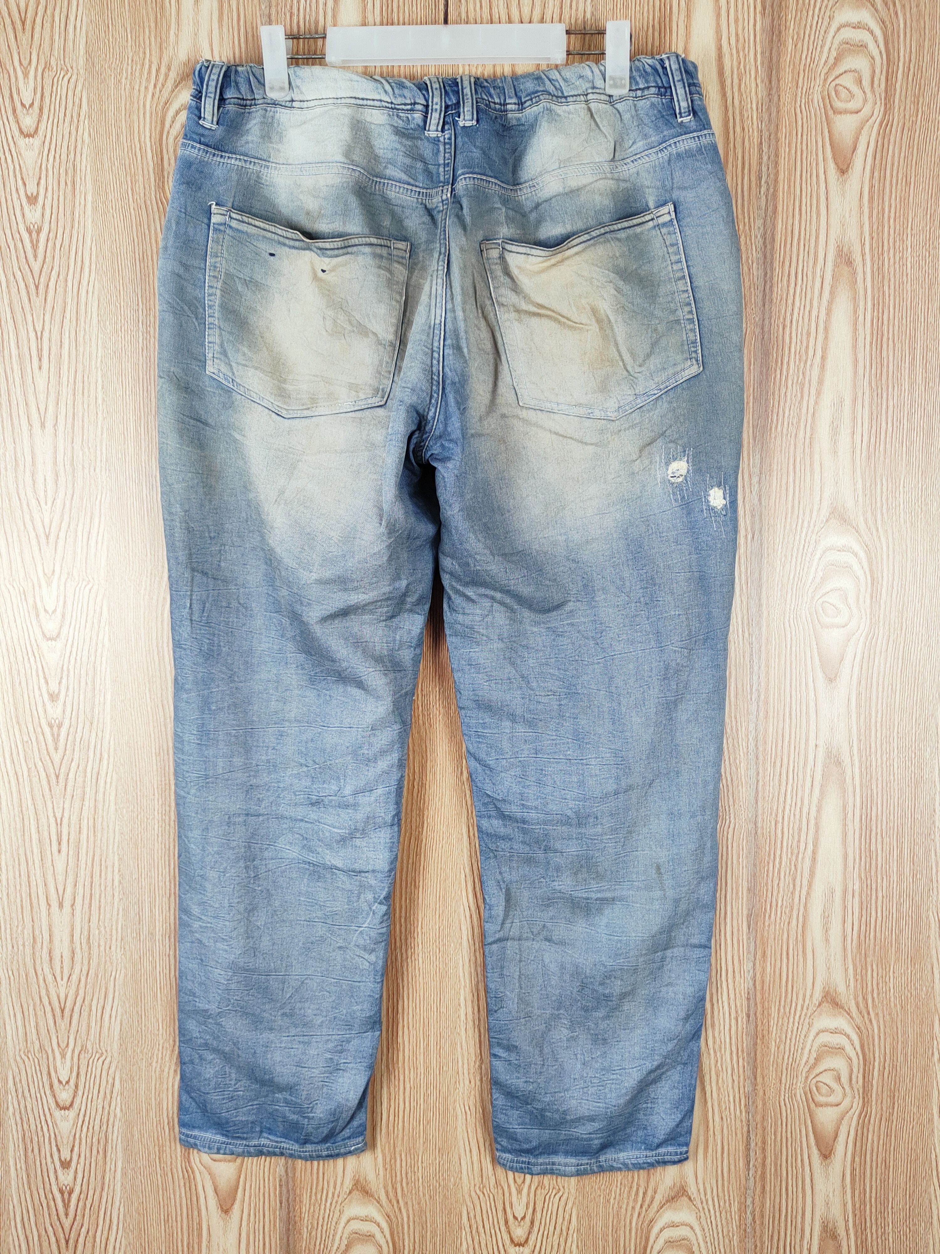 Japanese Brand × Vintage Oil Cake Blue Faded Distressed Ripped Soft Jeans Size US 32 / EU 48 - 7 Thumbnail