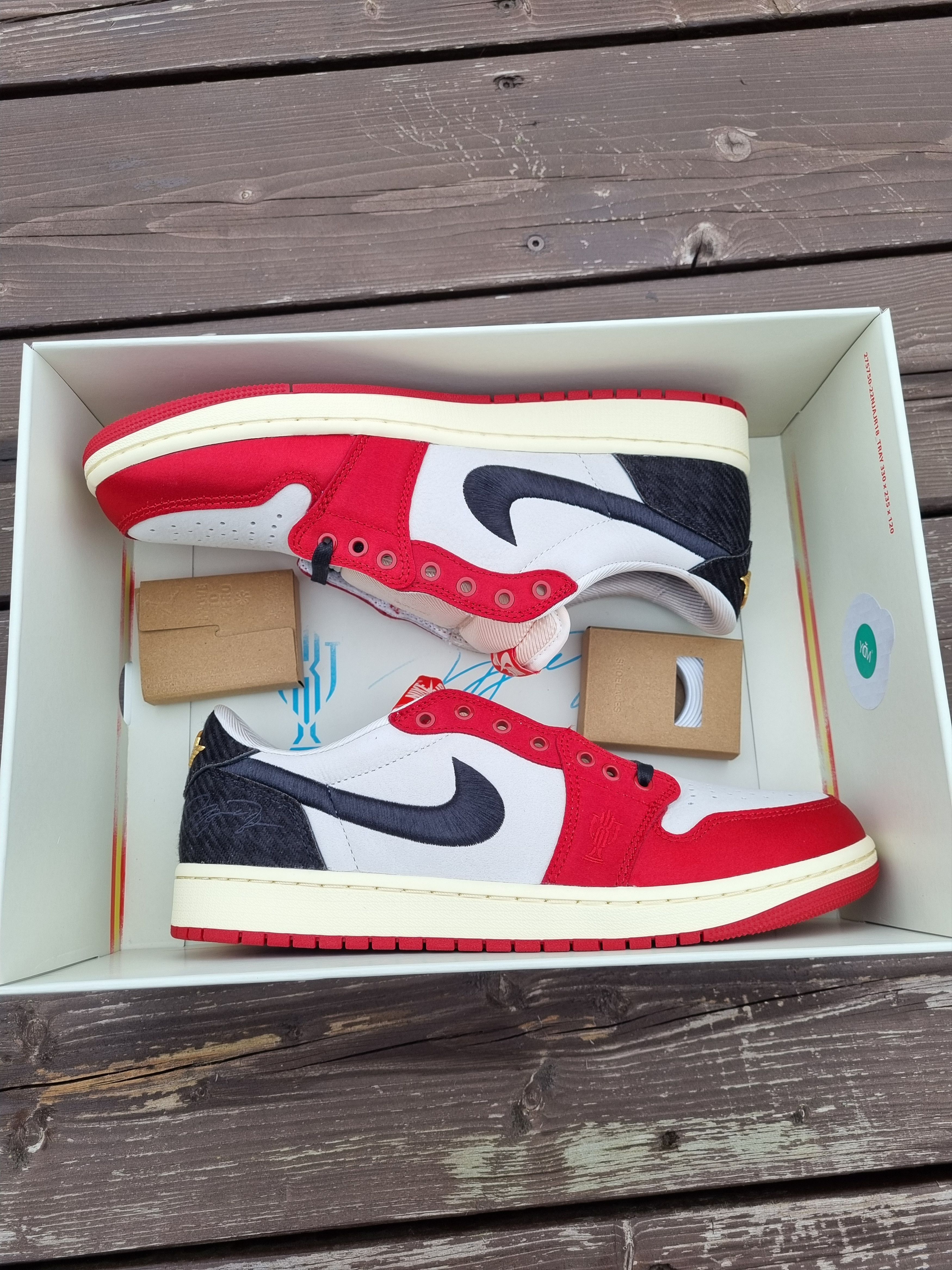 Jordan Brand Jordan 1 Retro Low Trophy Room Away Size US 10 / EU 43 - 6 Thumbnail