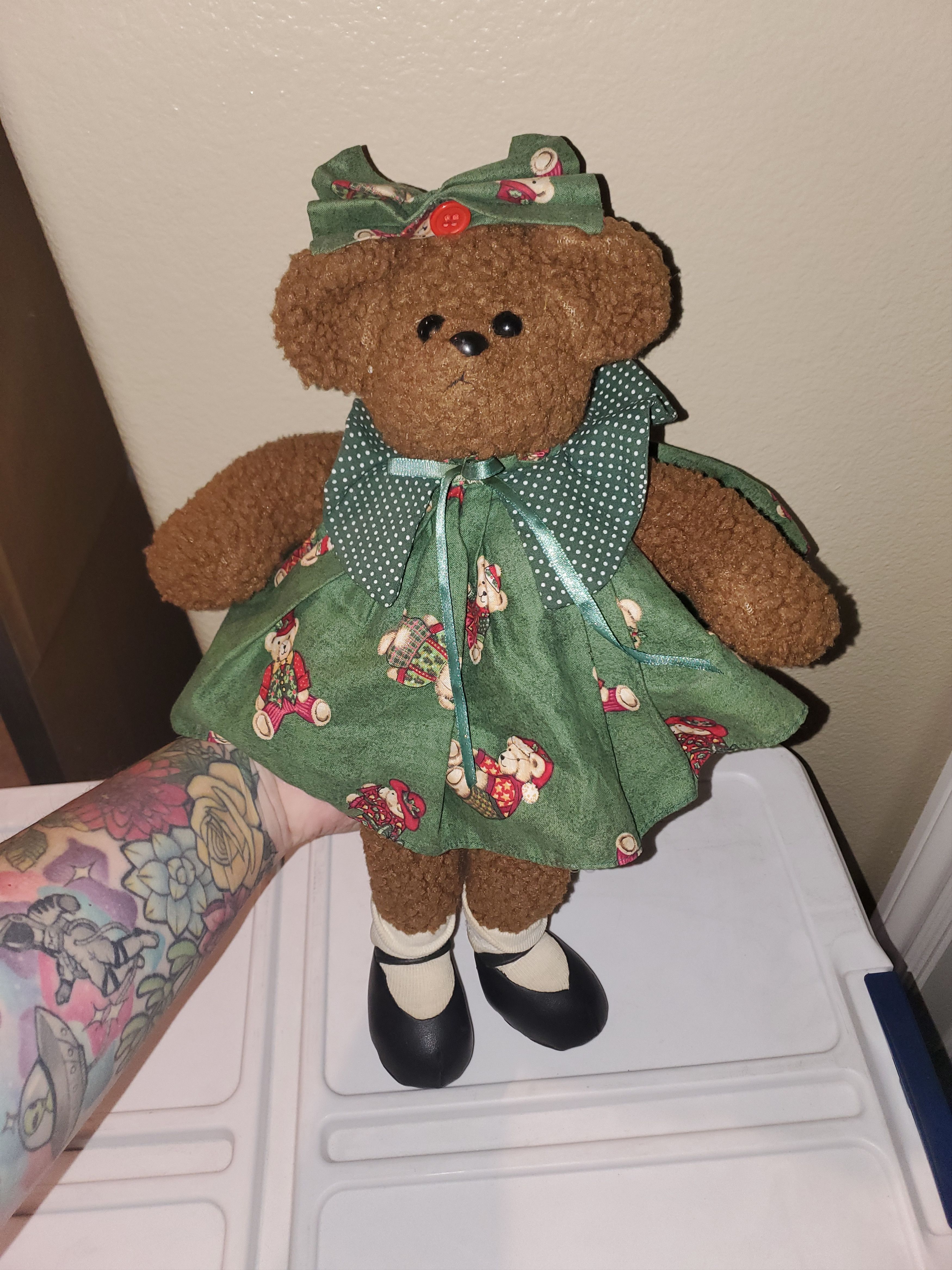 Vintage Vintage 1997 ANCO brand teddy bear w/ green dress + bow Size ONE SIZE - 1 Thumbnail