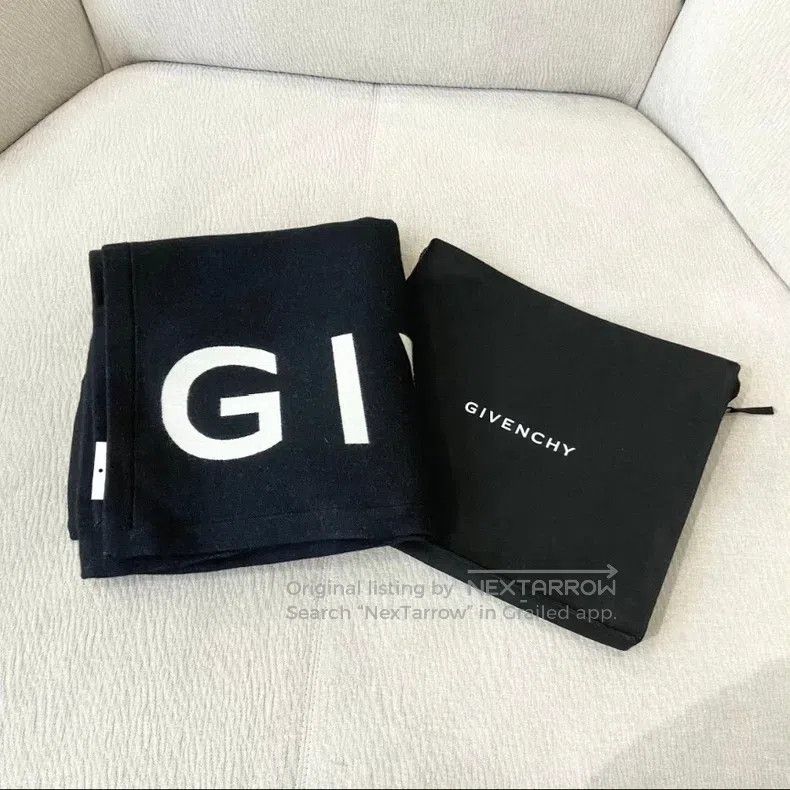 Givenchy Givenchy Black and White Double-Sided Wool Blanket Size ONE SIZE - 1 Thumbnail