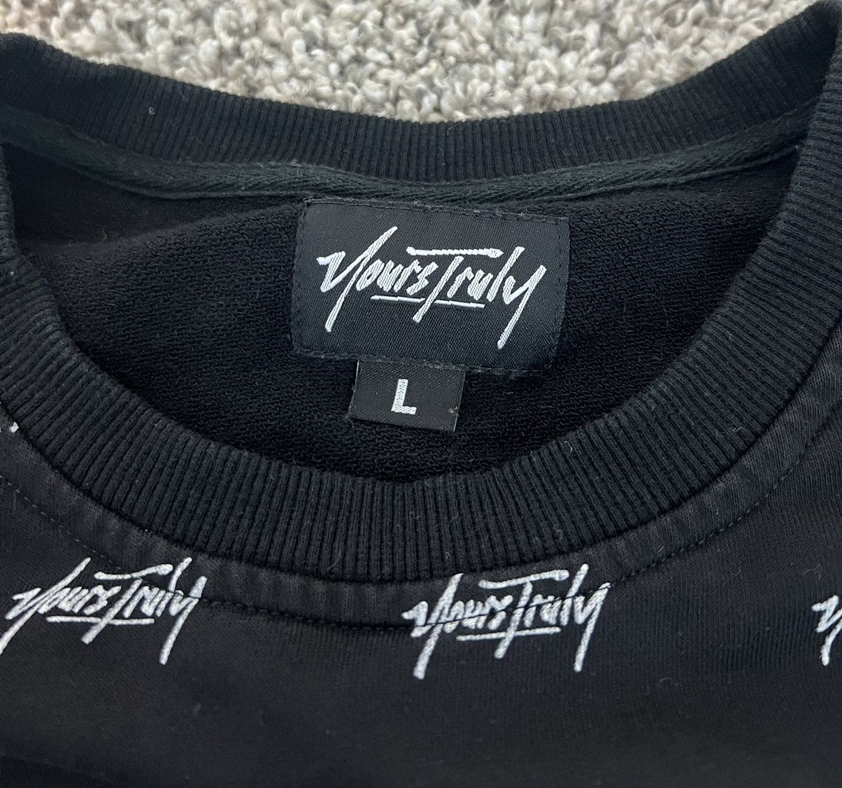 Other Yours Truly Clothing by Phora All Over Print Crewneck Size L Size US L / EU 52-54 / 3 - 2 Thumbnail