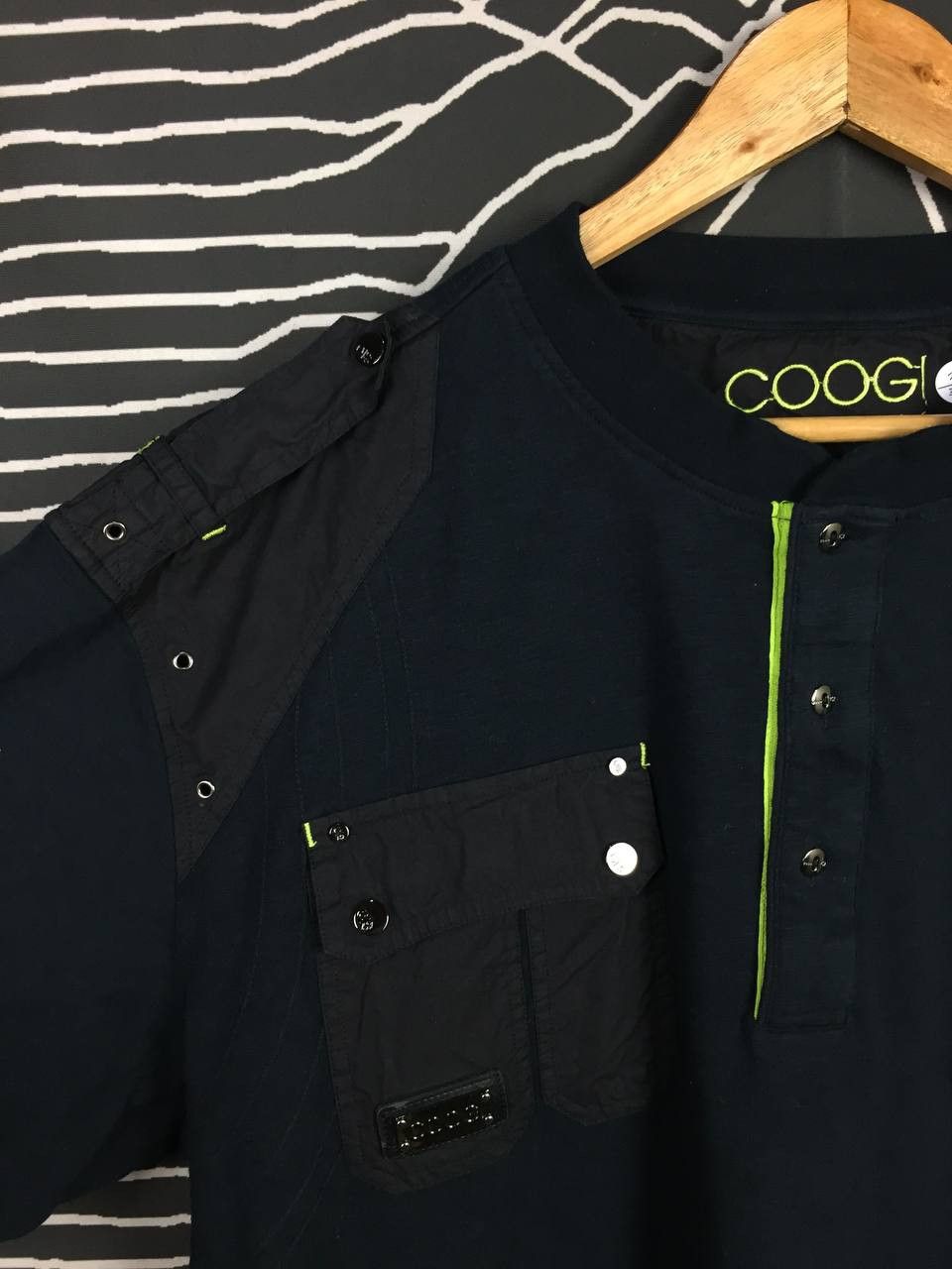 Coogi Coogi Australia Crest Logo Technical Military Henley Tee Size US XXL / EU 58 / 5 - 3 Thumbnail