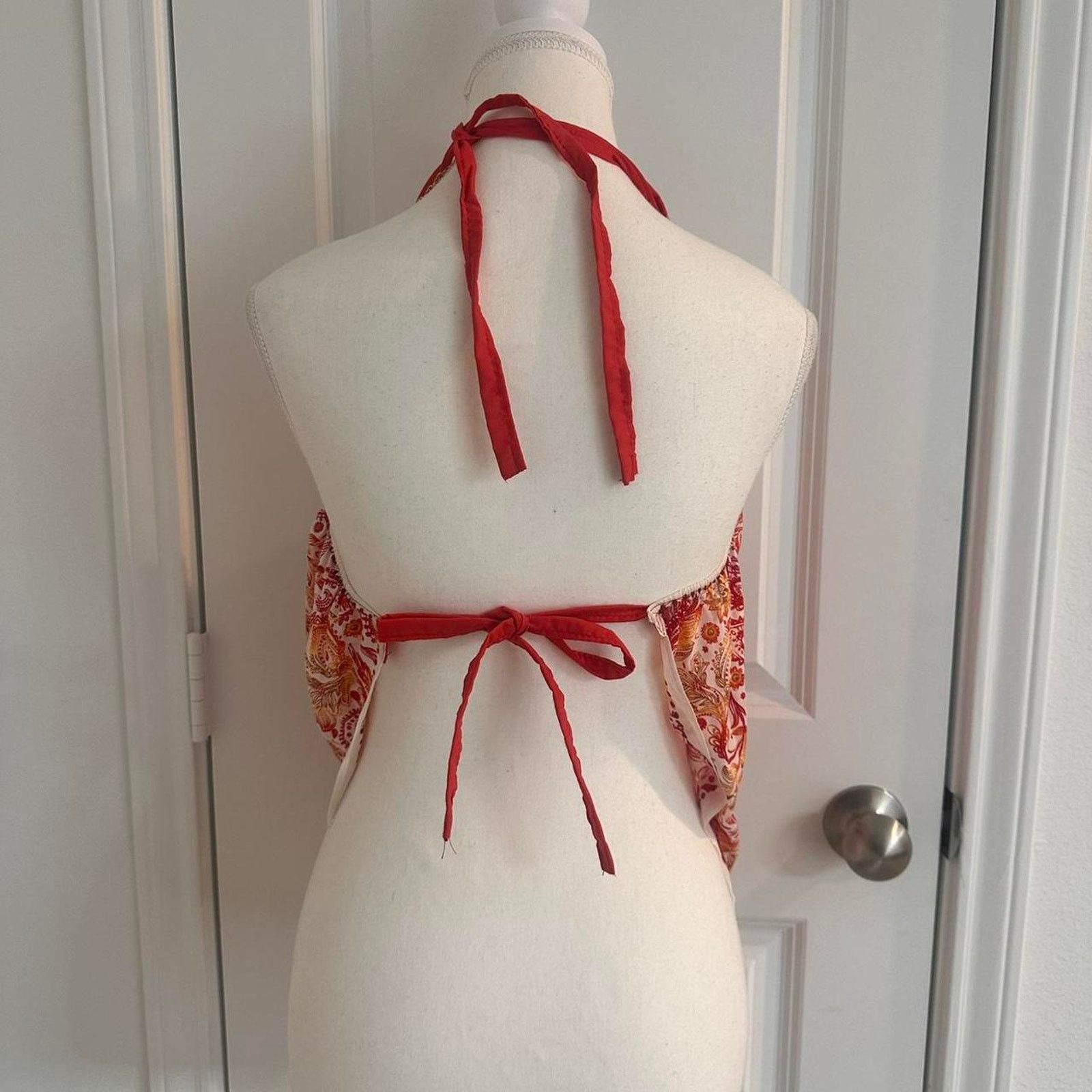 Other Patterned Halter V Neck Plunging Chest Area Women’s Size L Size L / US 10 / IT 46 - 2 Thumbnail