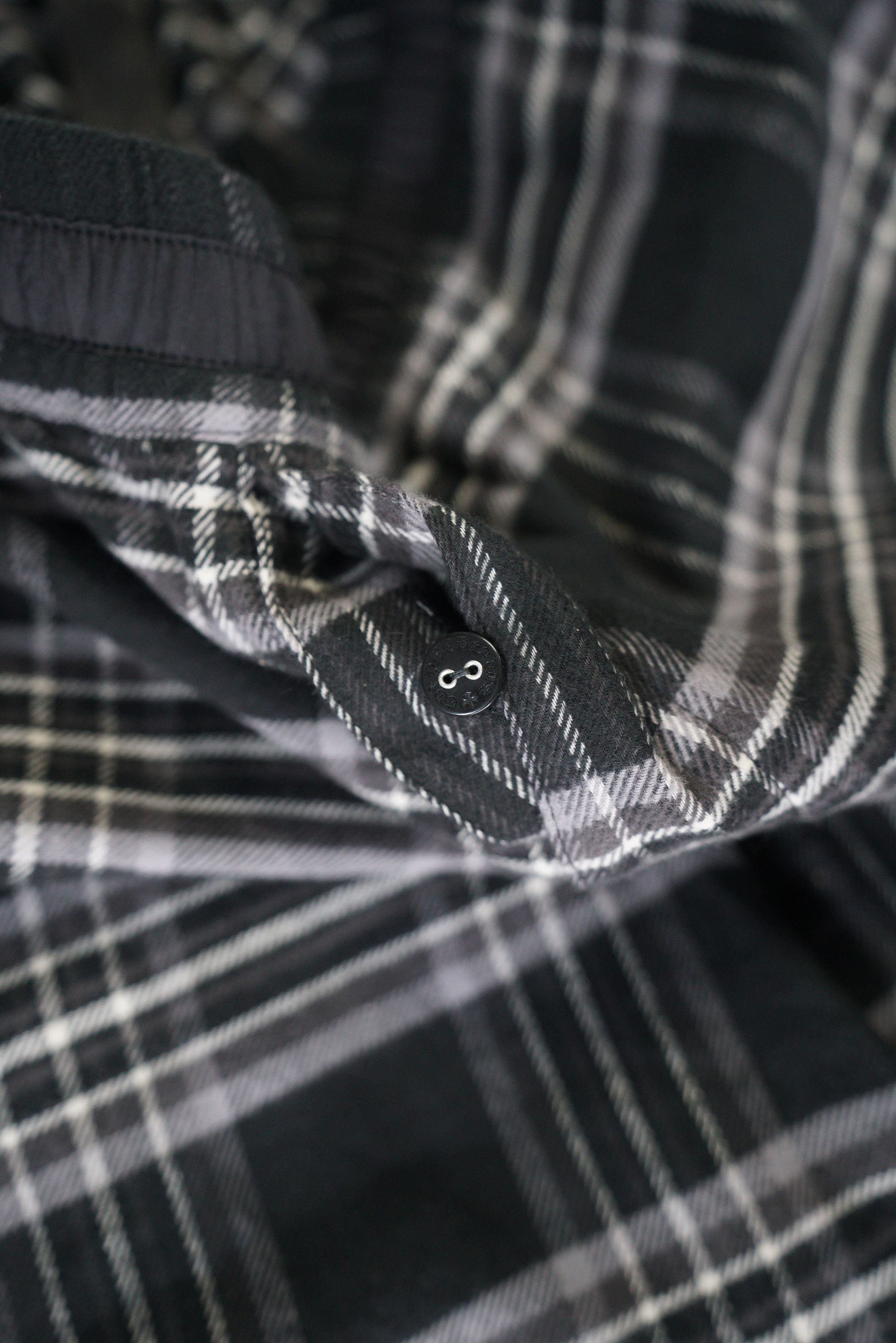 Chrome Hearts Chrome Hearts After School Cross Patch Flannel Shorts Size US 35 - 8 Thumbnail