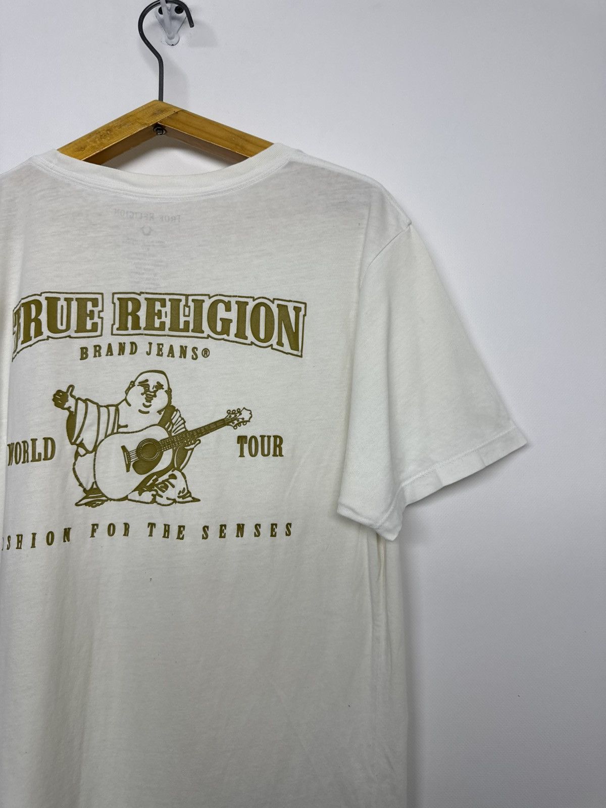 True Religion Vintage True Religion T-Shirt White Gold big logo Size US S / EU 44-46 / 1 - 16 Thumbnail