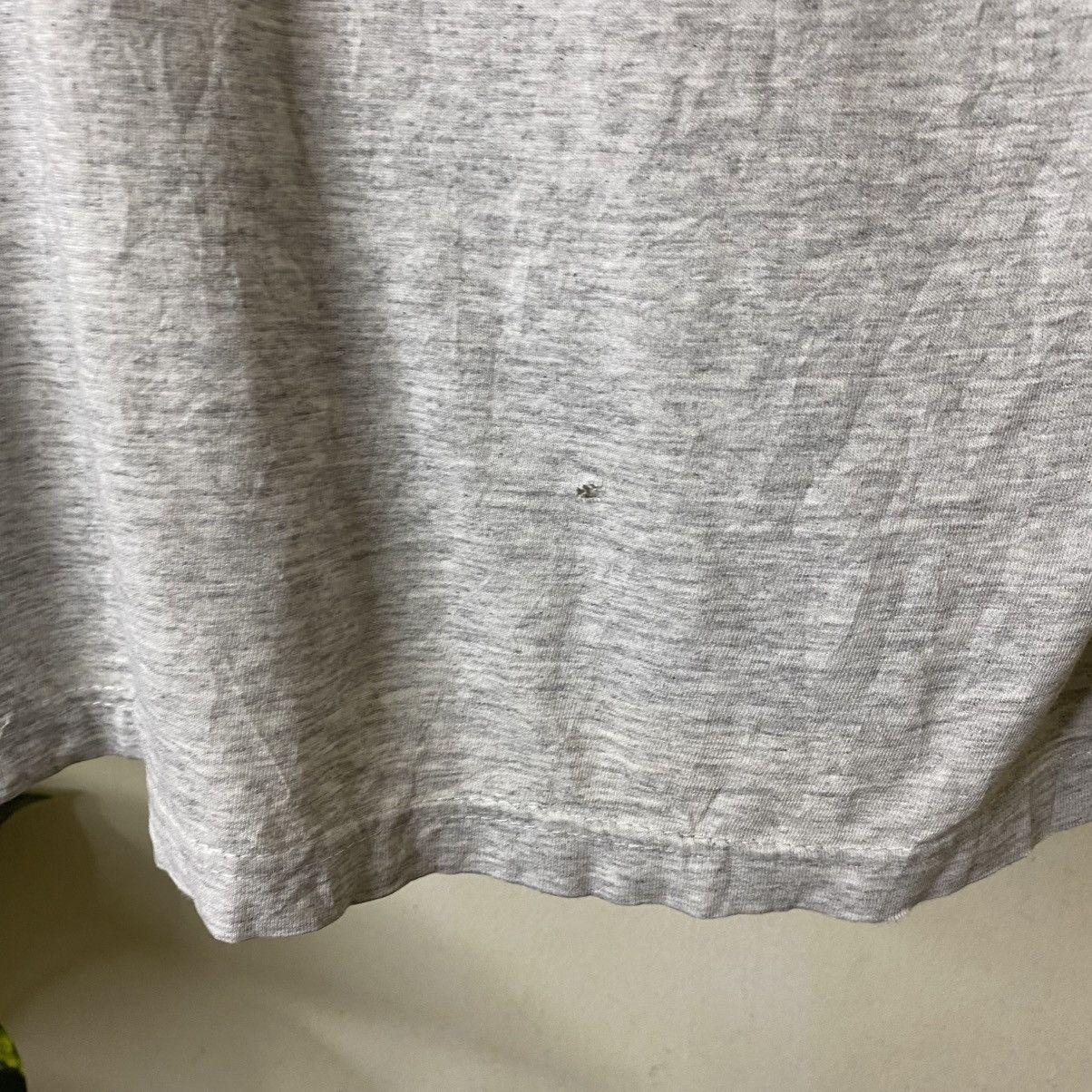 Nike Vintage 90s Nike Big Logo Distressed T Shirt Size US L / EU 52-54 / 3 - 8 Thumbnail