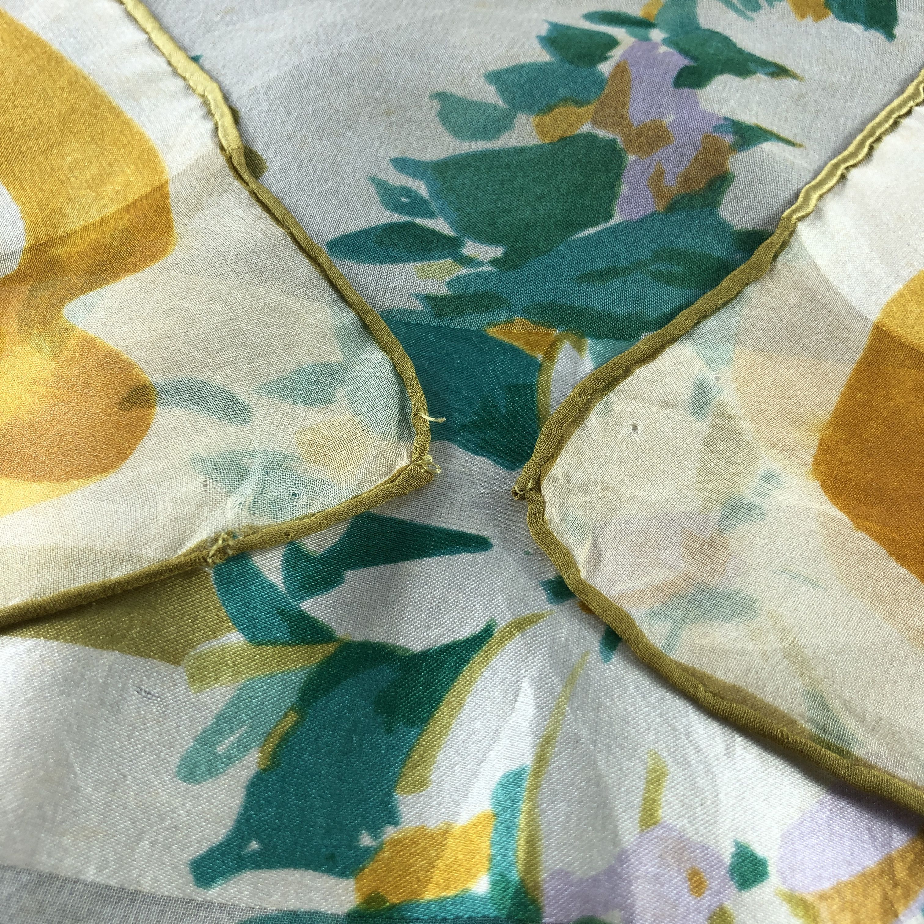 Pierre Balmain Vintage Pierre Balmain Floral Silk Scarf M1213 Size ONE SIZE - 5 Thumbnail