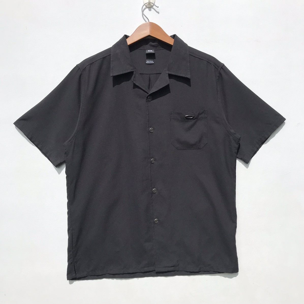 Oakley Vintage Oakley Shirt Button Oakley Fashion Brand Size US S / EU 44-46 / 1 - 1 Thumbnail
