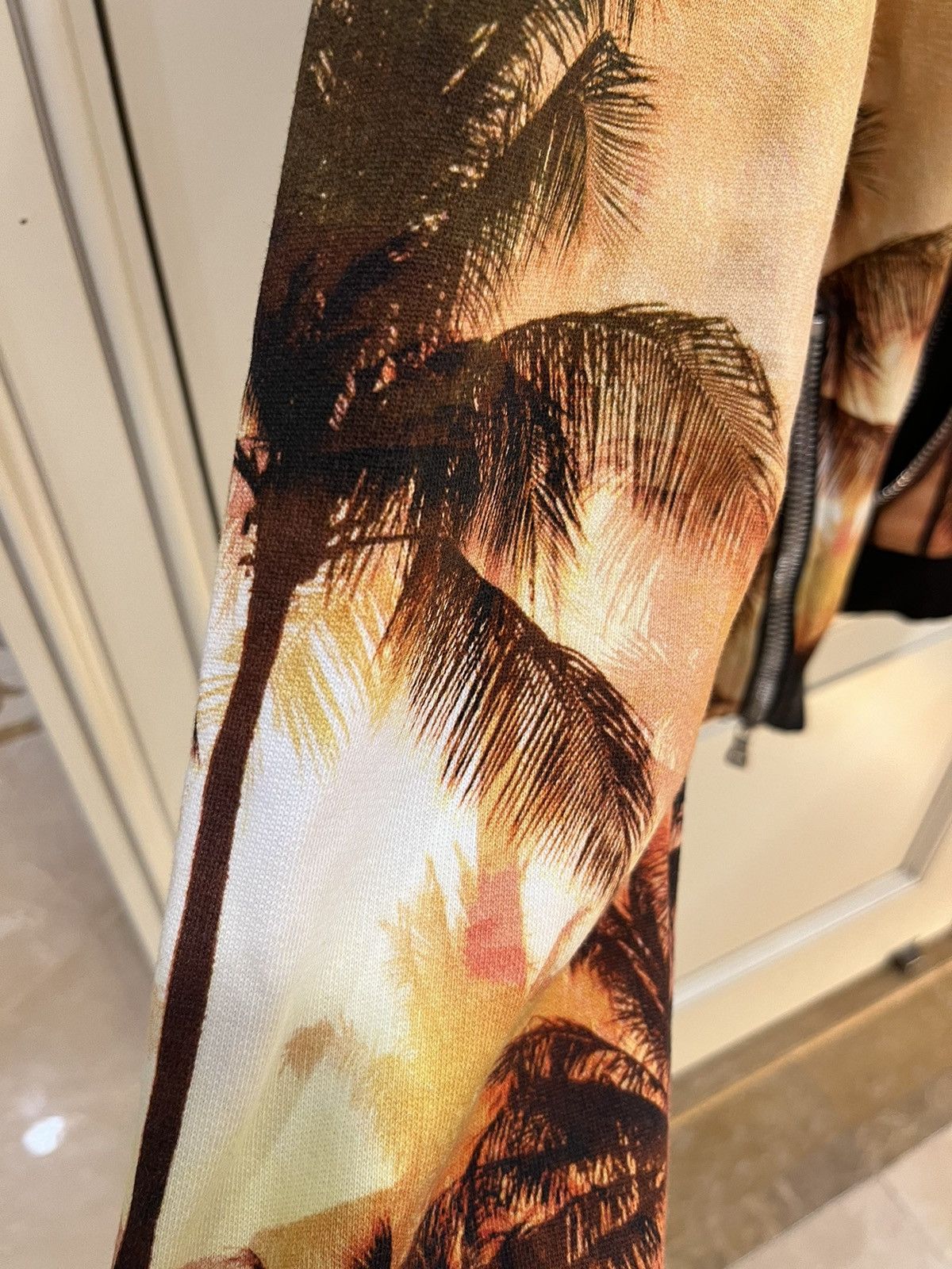 Balmain palm tree sunset print hoodie Sweater size m Size US M / EU 48-50 / 2 - 13 Thumbnail