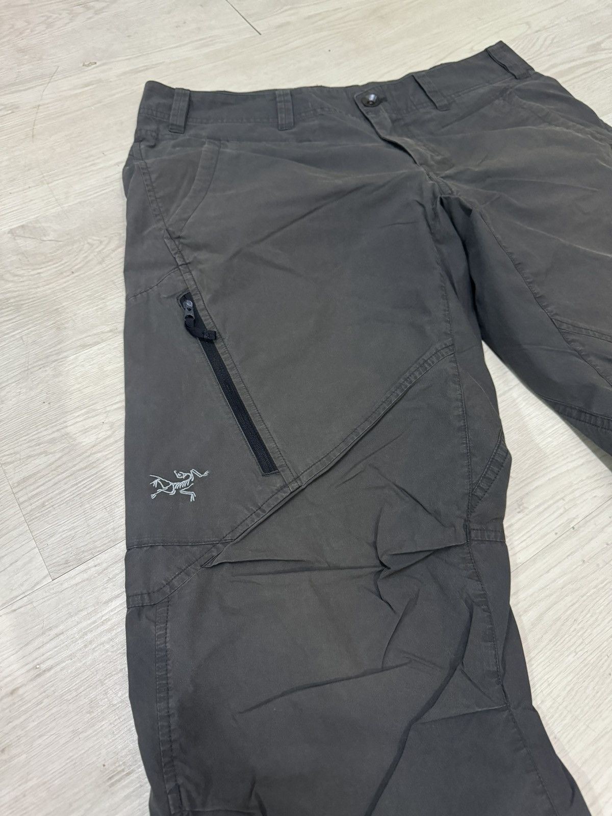 Image of Arcteryx Arc’Teryx Hiking Outdoor Pants in Grey, Men's (Size 34)