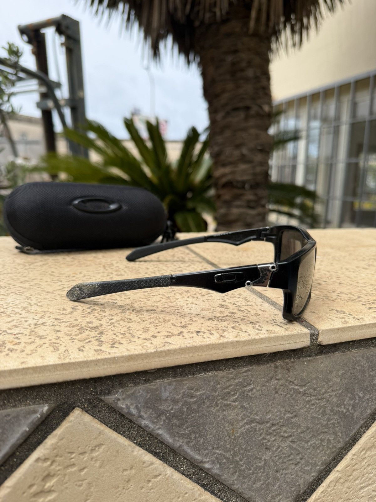 Oakley Oakley Sunglasses Black OO9135 Size ONE SIZE - 4 Thumbnail