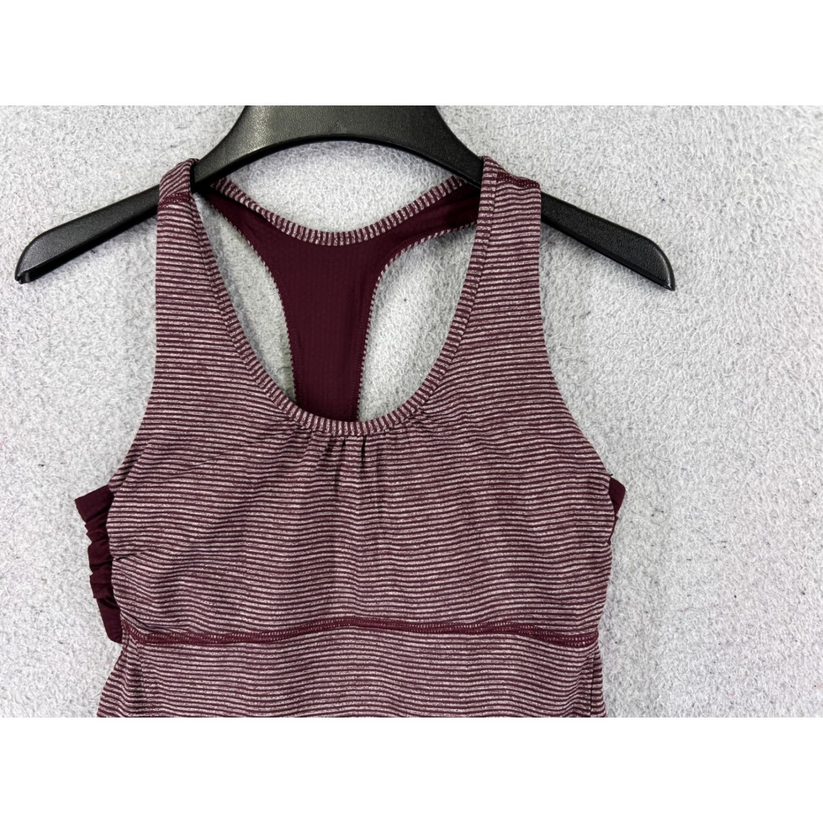 Lululemon Lululemon Shirt Women Tank Built-In Bra Striped Pink Round Neck Sleeveless Racerback Size 6 Size M / US 6-8 / IT 42-44 - 4 Thumbnail