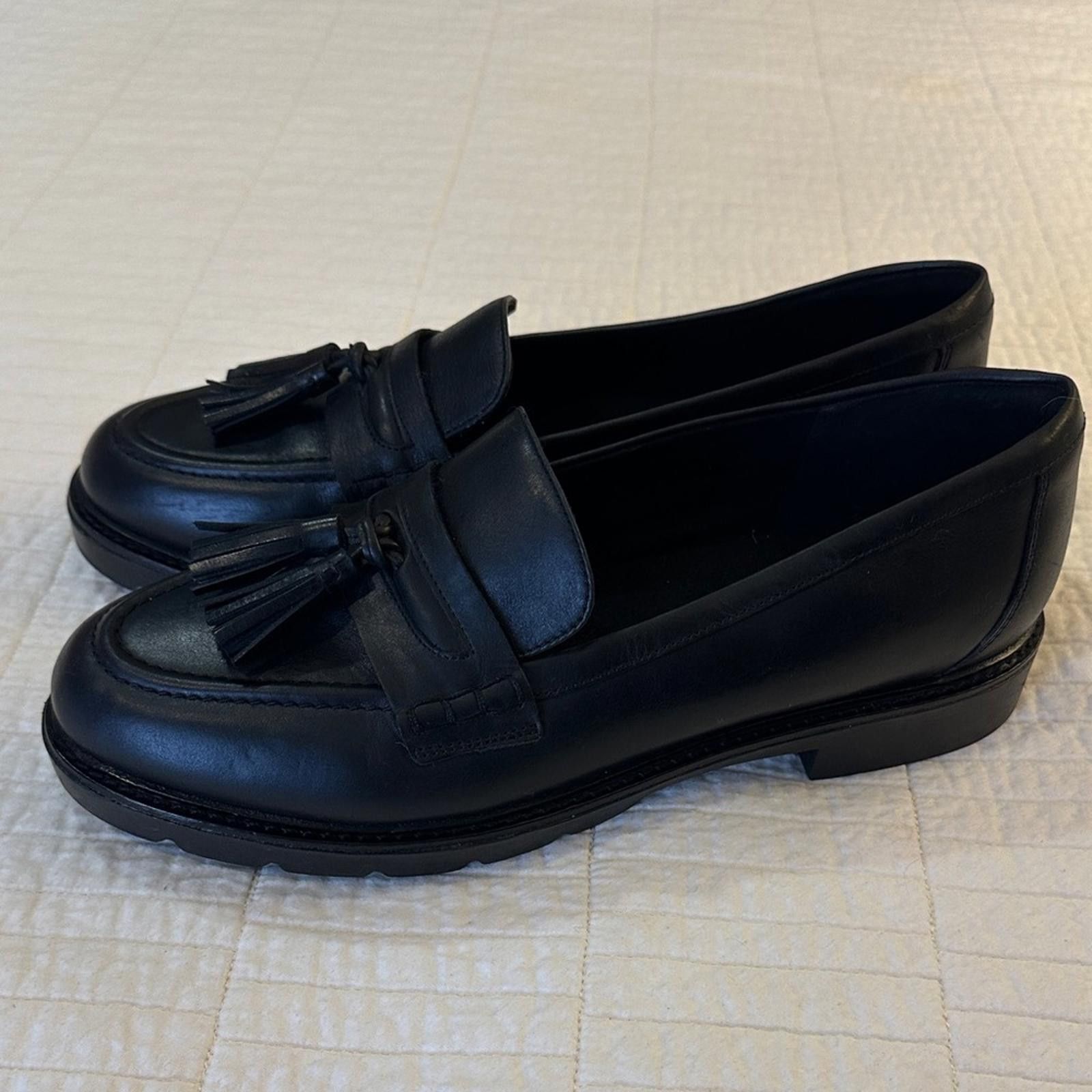 Rockport Leather Loafer sz 10 Black Almond Toe Tassel EUC Lug 1” Heel Size US 10 / IT 40 - 4 Thumbnail