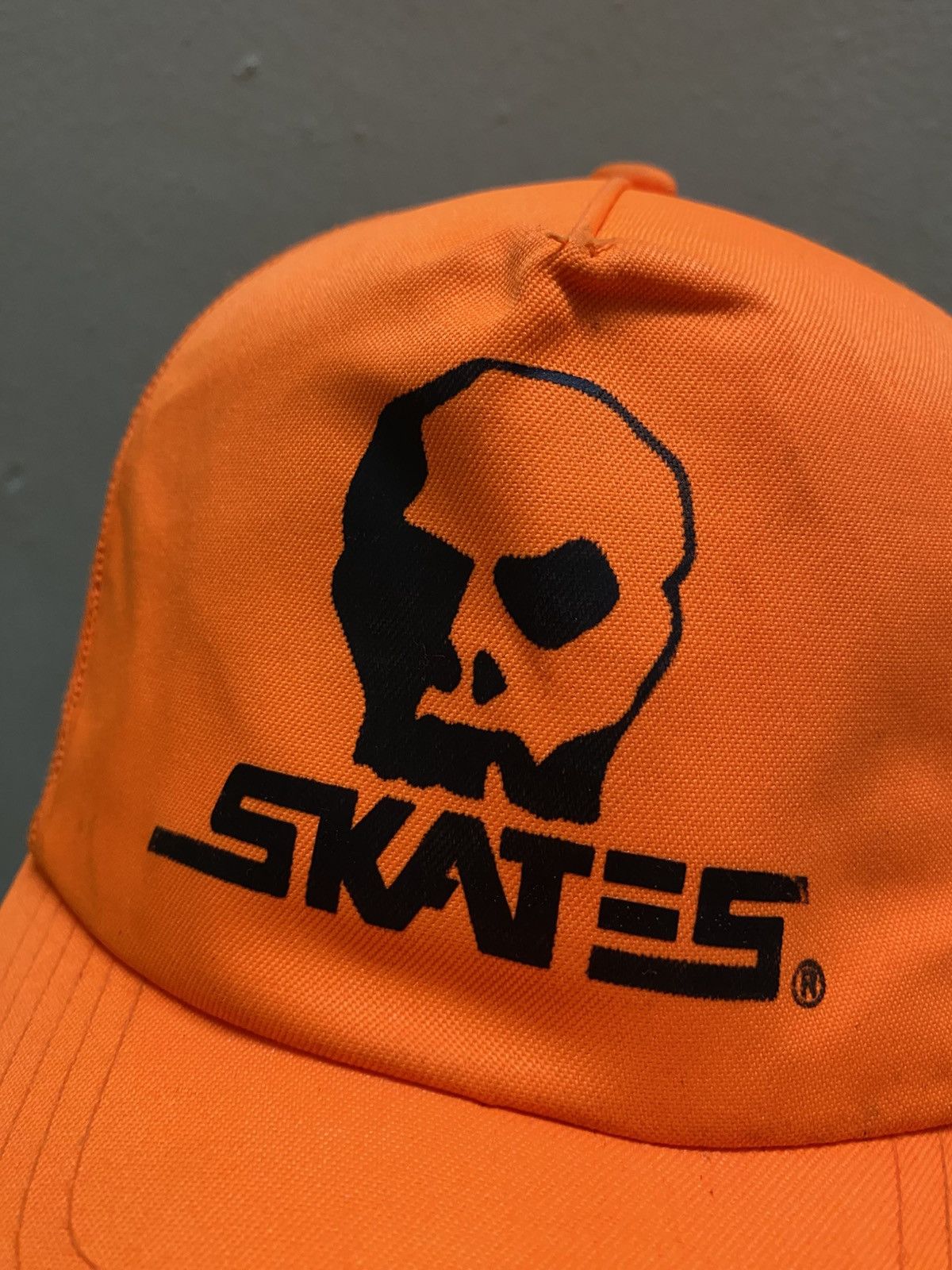 Vintage Vintage Skull Skate Trucker Hat by AJM Size ONE SIZE - 2 Thumbnail