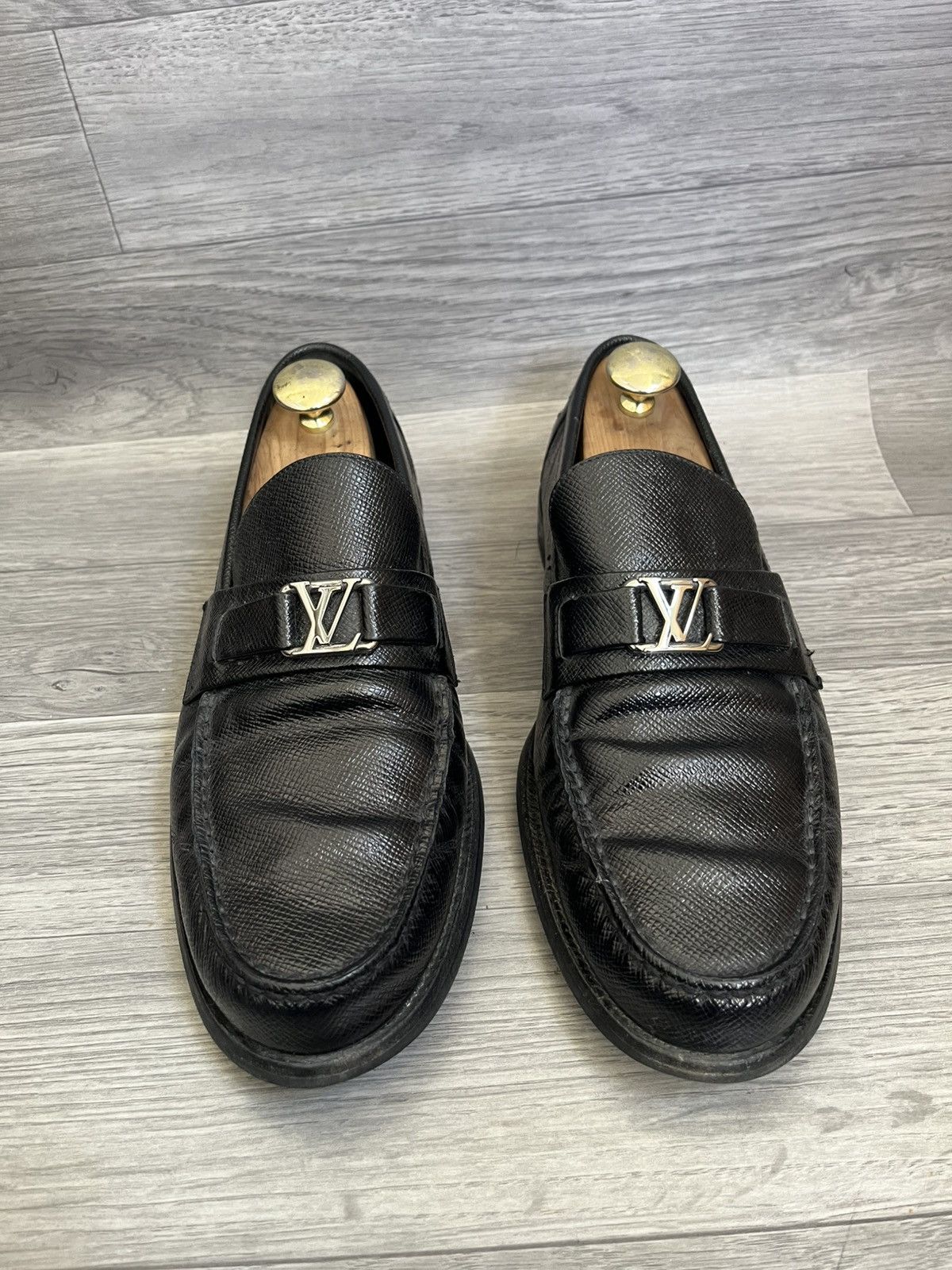 Louis Vuitton Louis Vuitton major black leather grained logo penny loafer Size US 9.5 / EU 42-43 - 3 Thumbnail