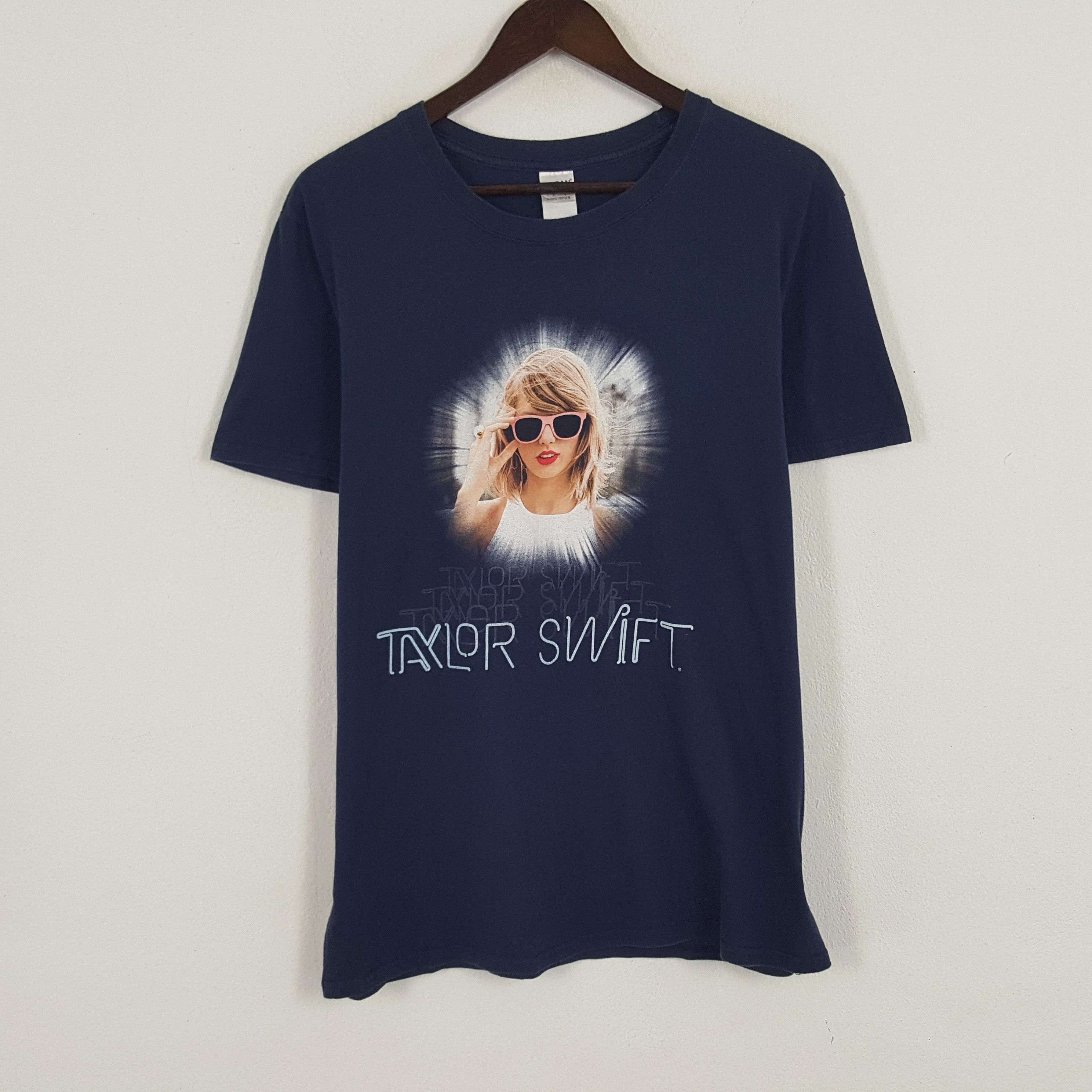 Band Tees × Vintage Vintage Taylor Swift American Singer Music Tshirt Size US L / EU 52-54 / 3 - 1 Thumbnail