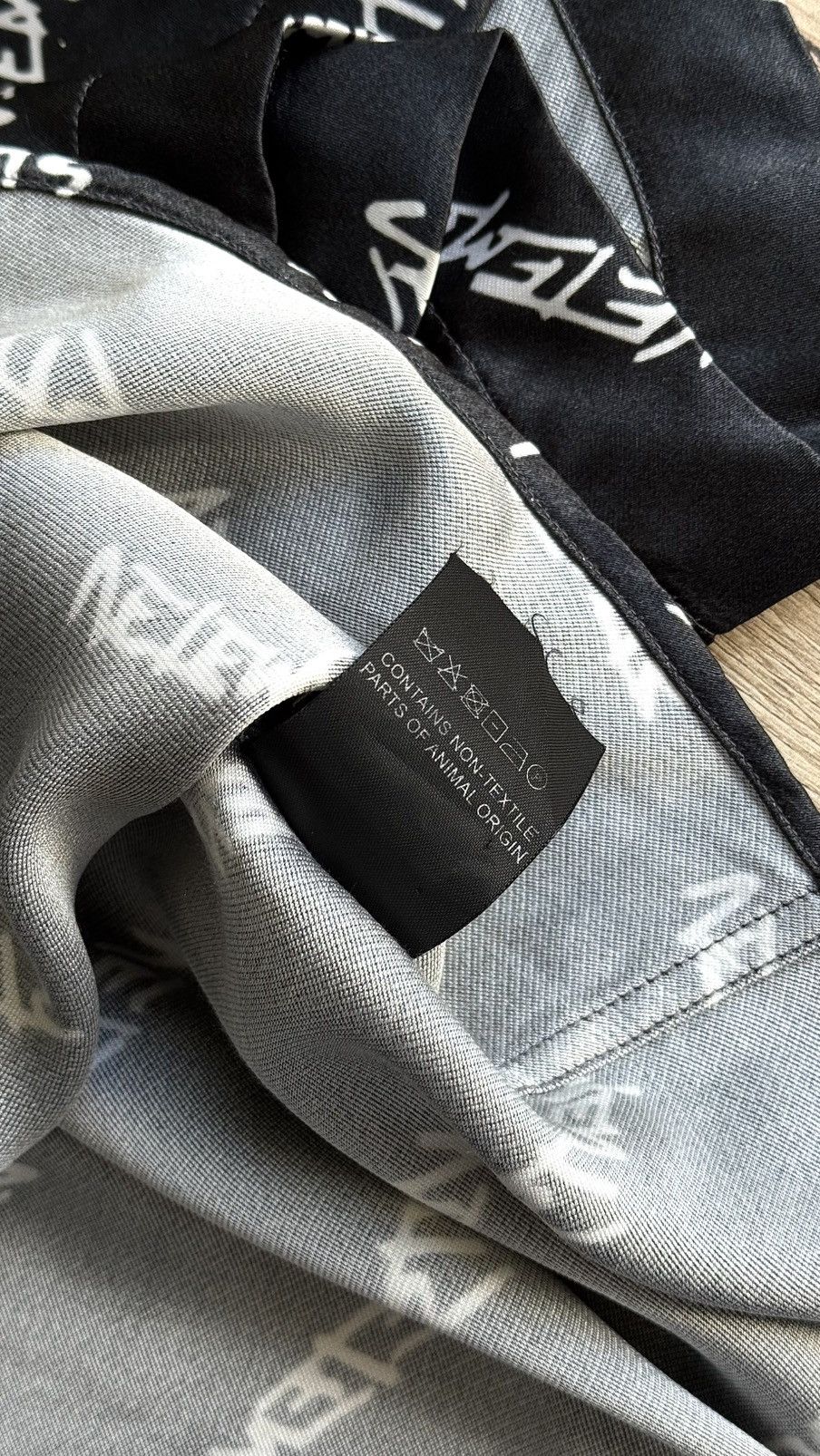 Vetements VETEMENTS MONOGRAM SHIRT Size US S / EU 44-46 / 1 - 8 Thumbnail