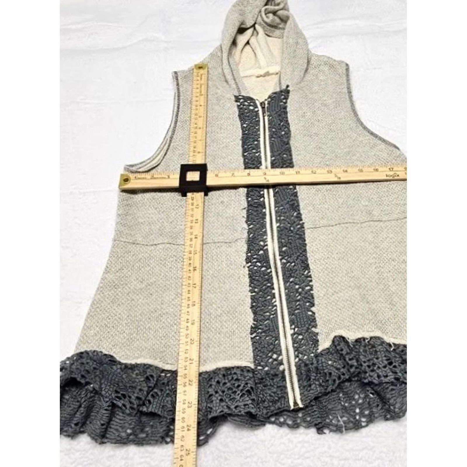Vintage ODDY Boho Women’s Hooded Sleeveless Vest Full Zip Crochet Lace Trim Ruffle Hem Ivory L Womens Activewear Hoodie Shirt (Vest) Size L / US 10 / IT 46 - 6 Thumbnail