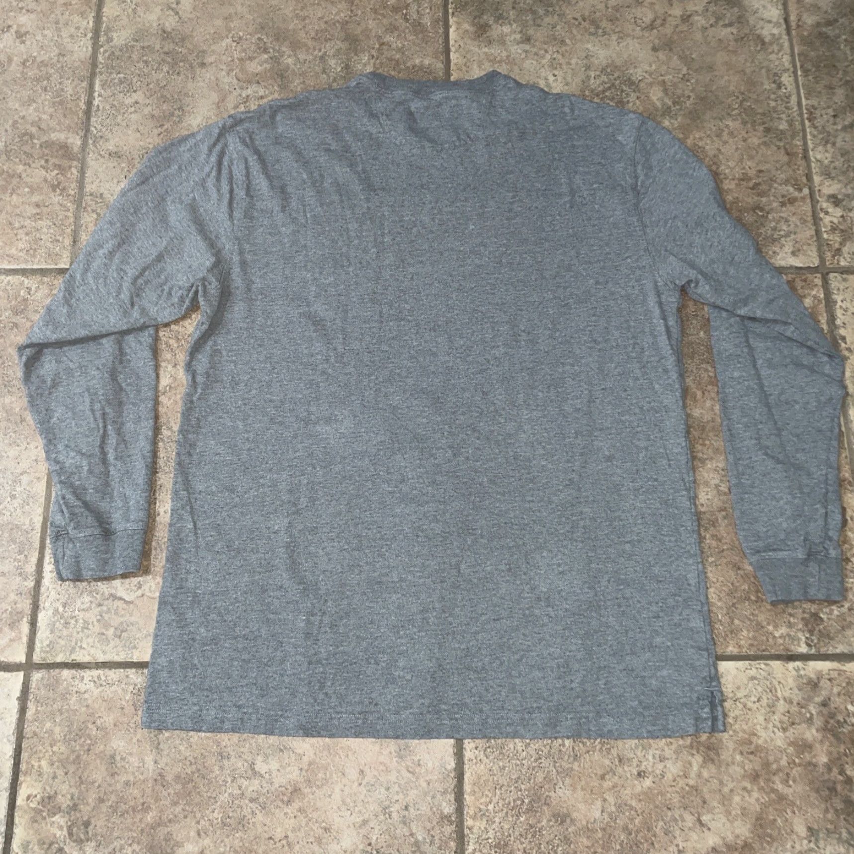 Duluth Trading Company Duluth Trading Co gray 100% cotton longtail pocket Tee Mens Size L Size US L / EU 52-54 / 3 - 5 Thumbnail