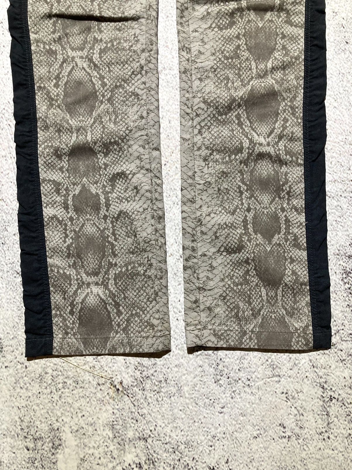 Japanese Brand 2000s BlackYak Snake Skin Pattern Nylon Outdoor Pants Size US 27 - 7 Thumbnail