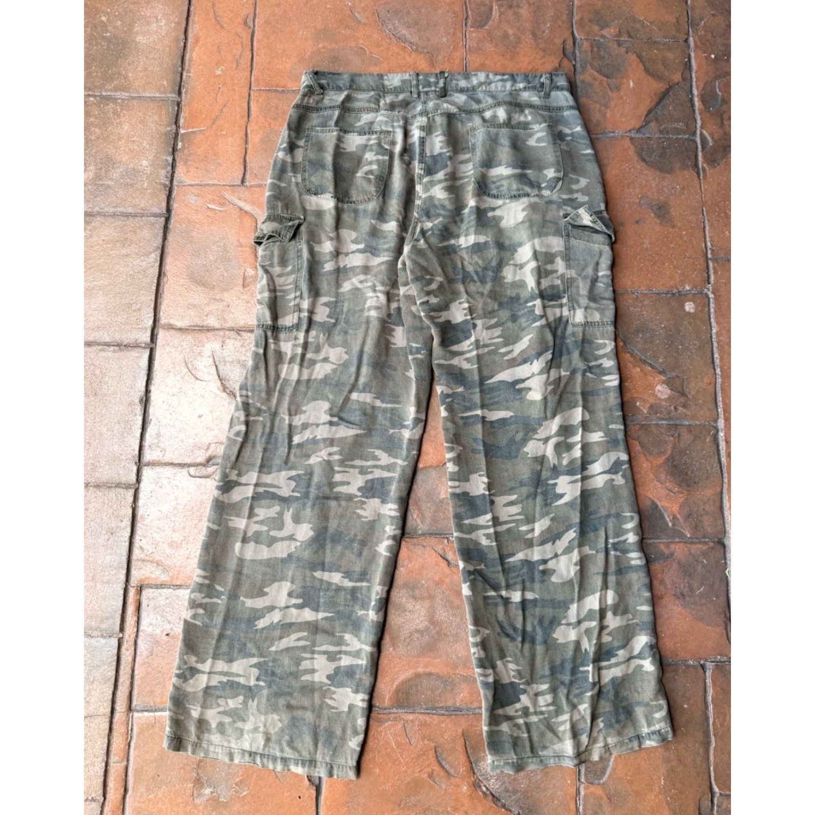 Vintage MONORENO Y2K Army Camo Cargo Flowy Pants Women’s Medium Jeans? (Note: Original lacks Jeans) Size 32" / US 10 / IT 46 - 3 Thumbnail