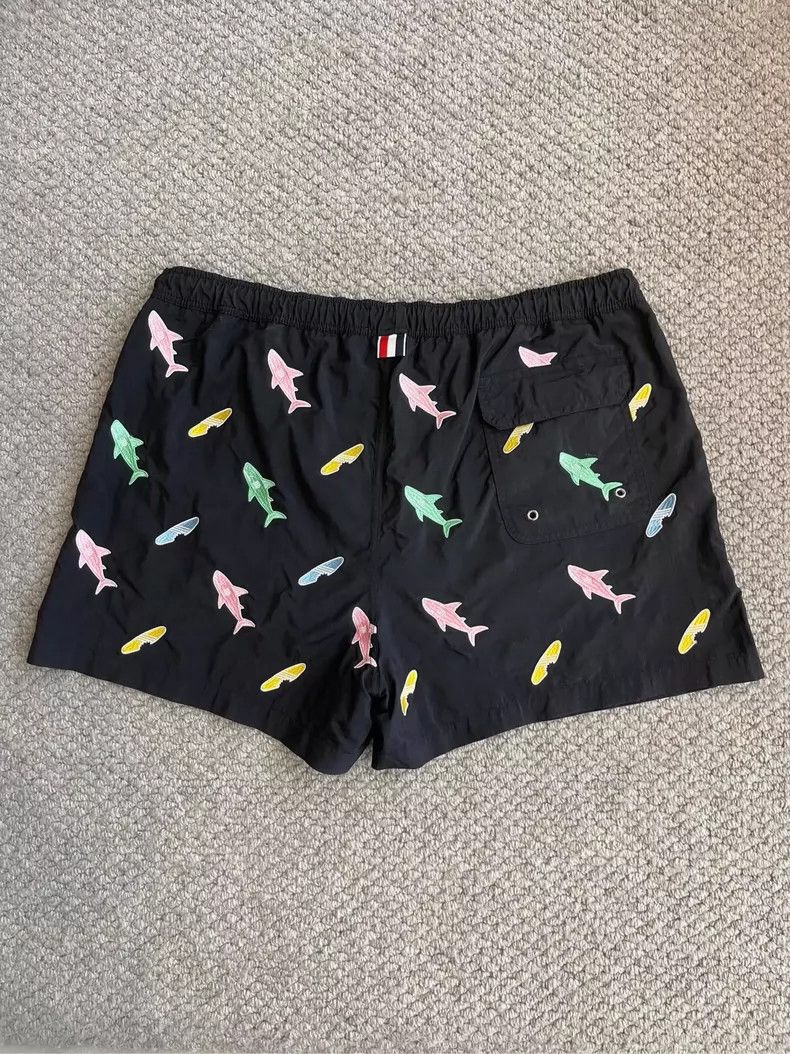 Thom Browne Thom Browne size5 Black embroidered color shark shorts Size US 29 - 2 Thumbnail