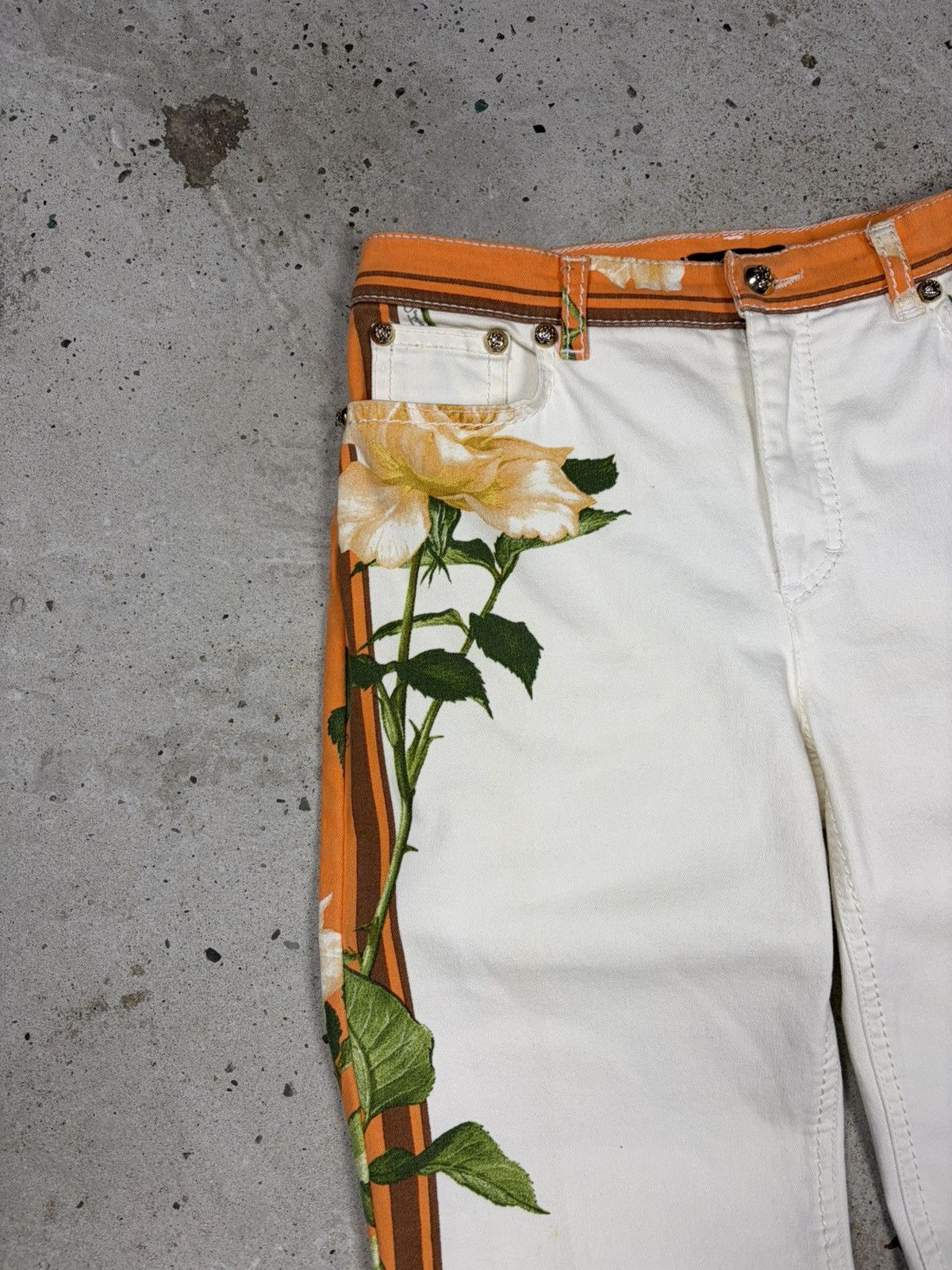 Roberto Cavalli Roberto Cavalli 2005 Floral Rose Print Jeans Denim Pants Size 28" / US 6 / IT 42 - 9 Thumbnail